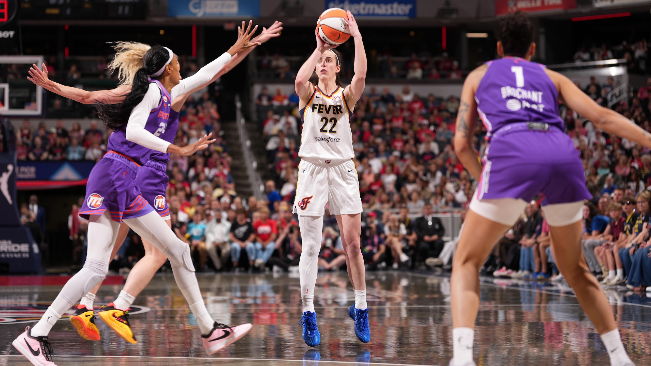 Phoenix Mercury v Indiana Fever