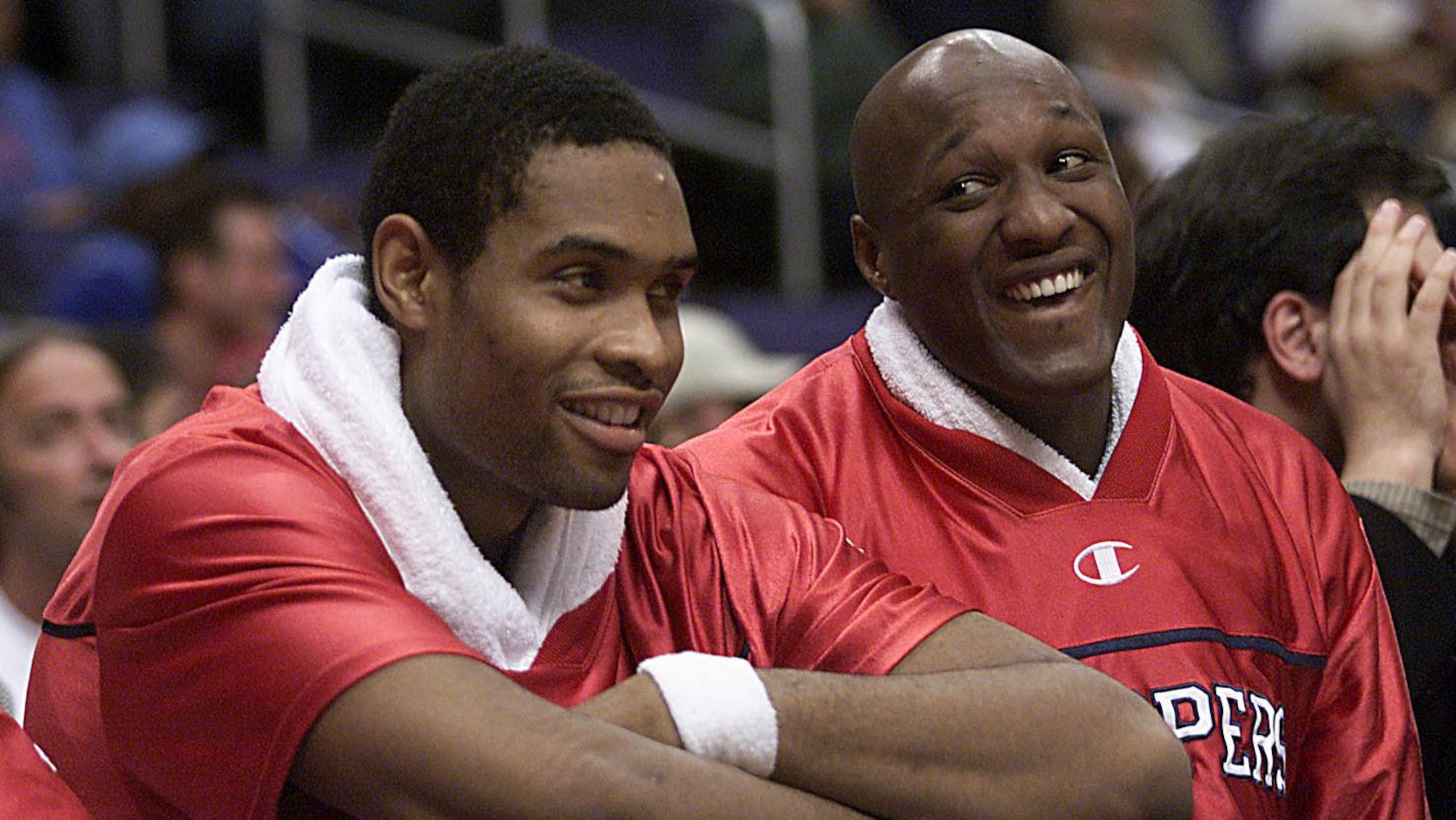 Clippers Michael Olowokandi and Lamar Odom happy over a winnof the Indian Pacers at Staple Center su