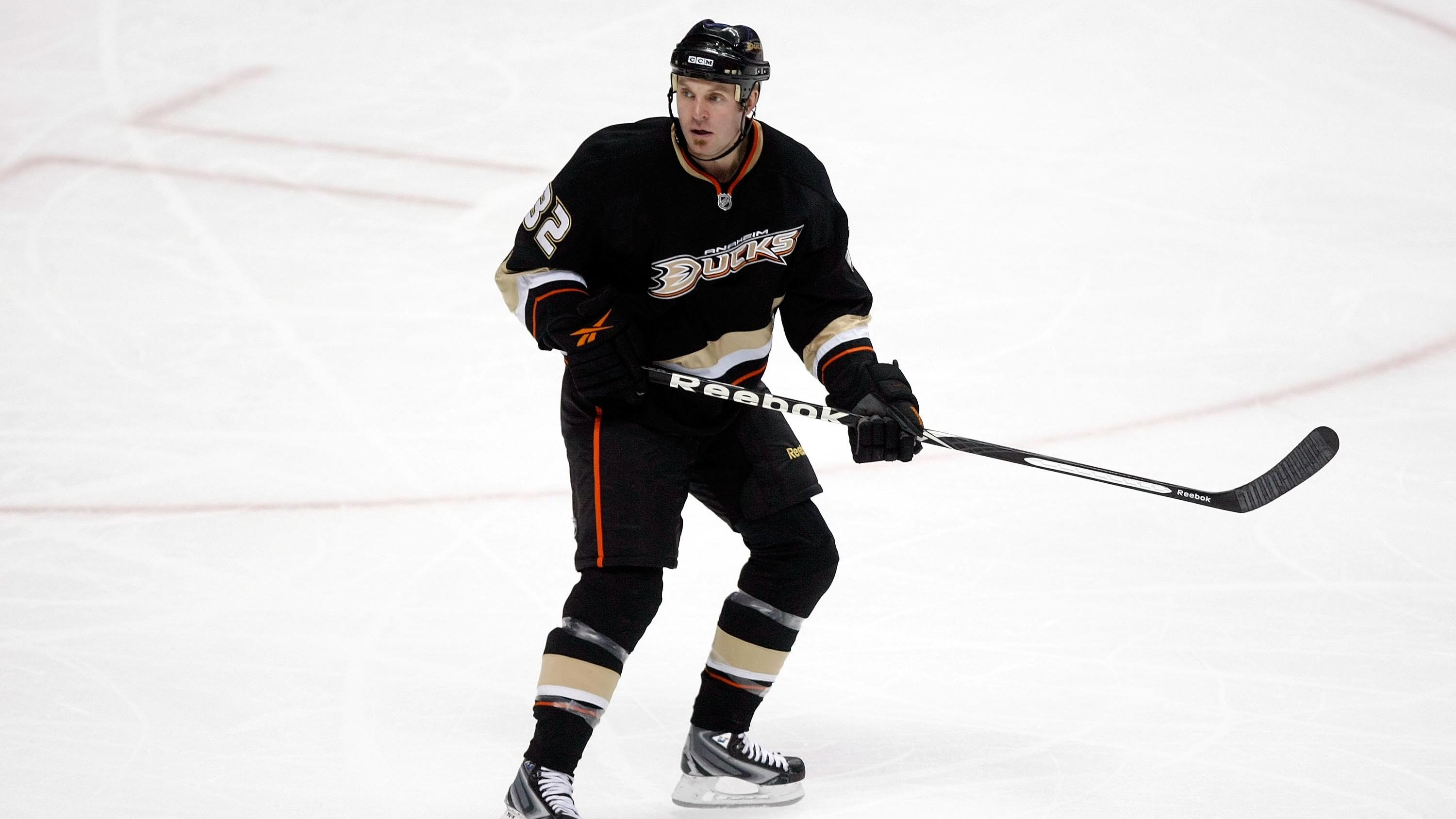 Chicago Blackhawks v Anaheim Ducks