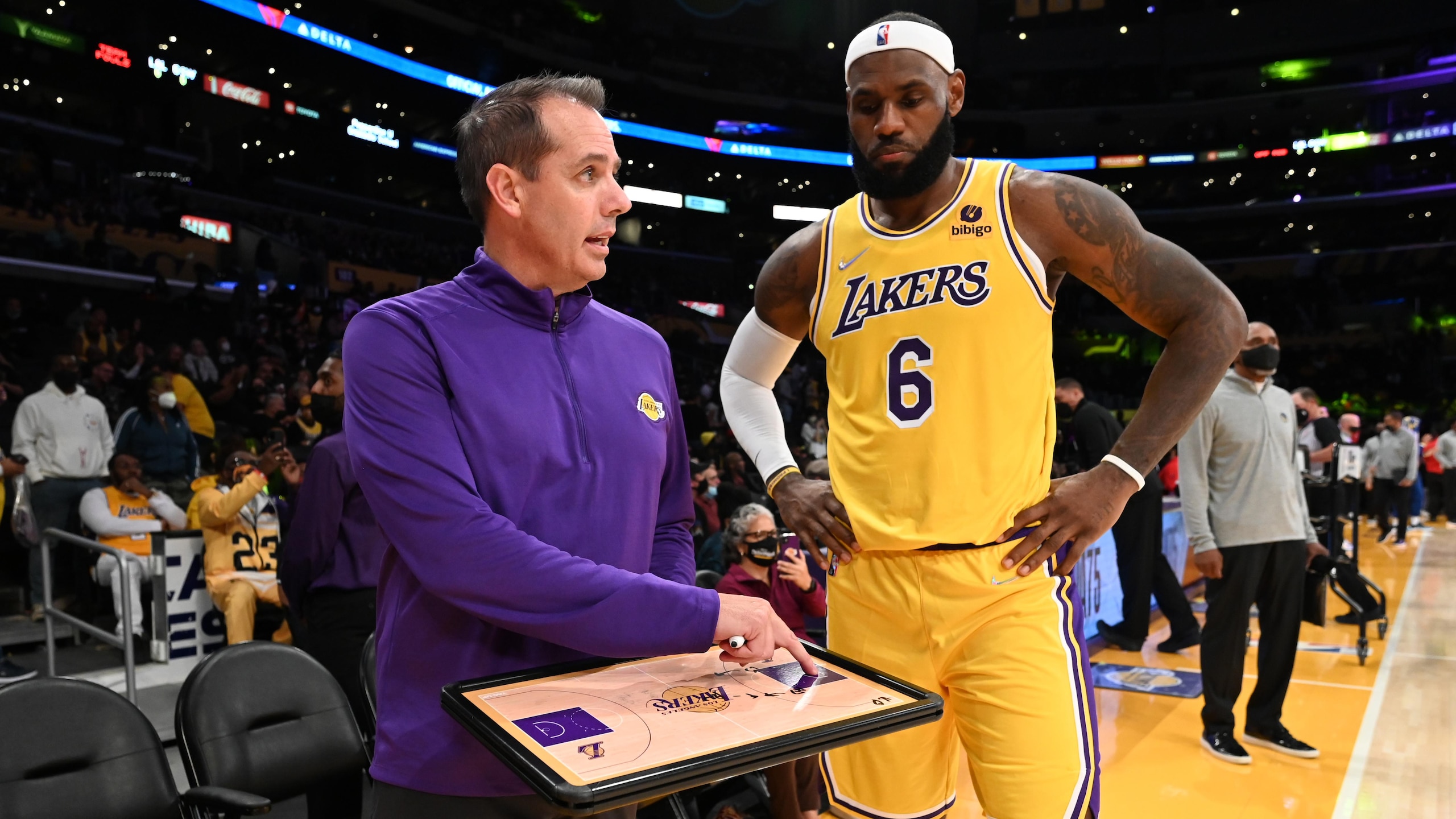 Golden State Warriors v Los Angeles Lakers Golden State Warriors v Los Angeles Lakers