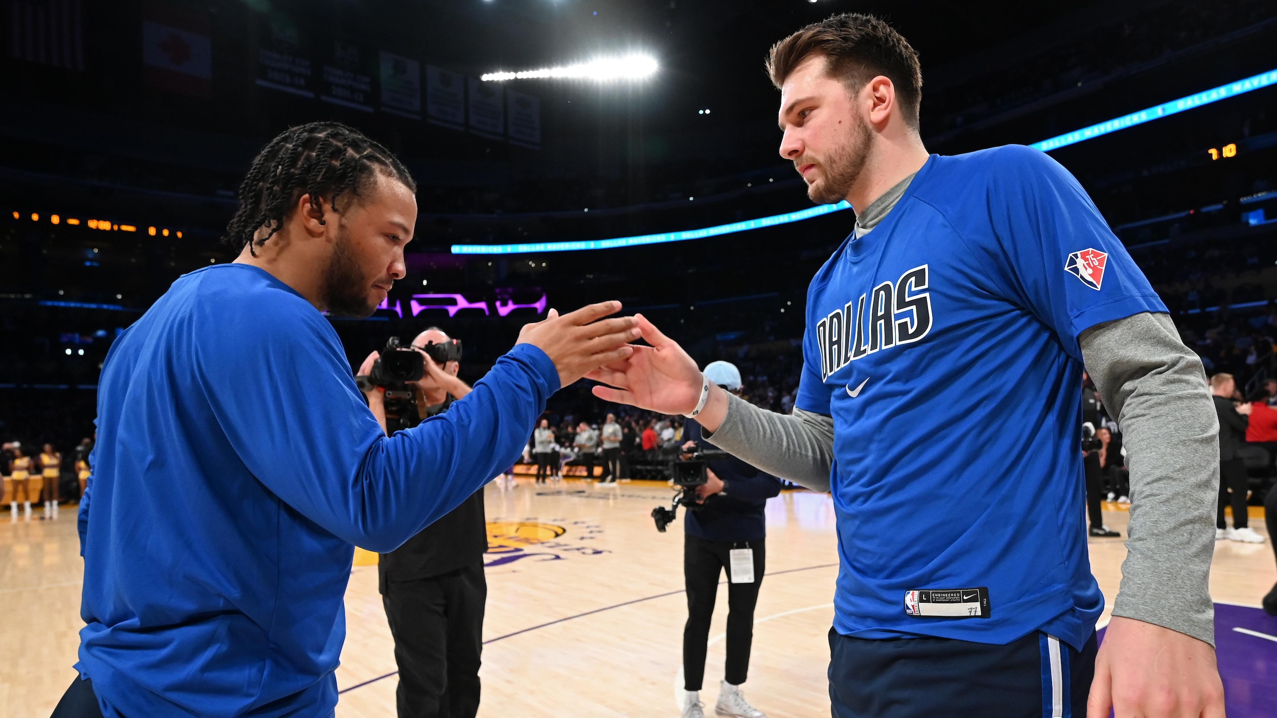 Dallas Mavericks v Los Angeles Lakers Dallas Mavericks v Los Angeles Lakers