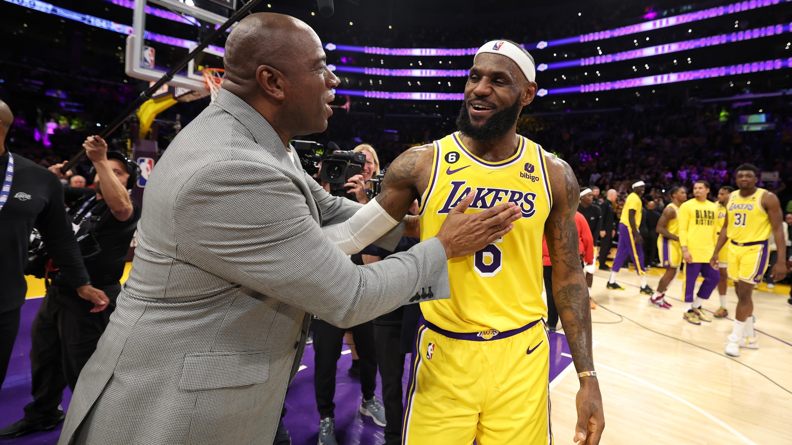 Oklahoma City Thunder v Los Angeles Lakers