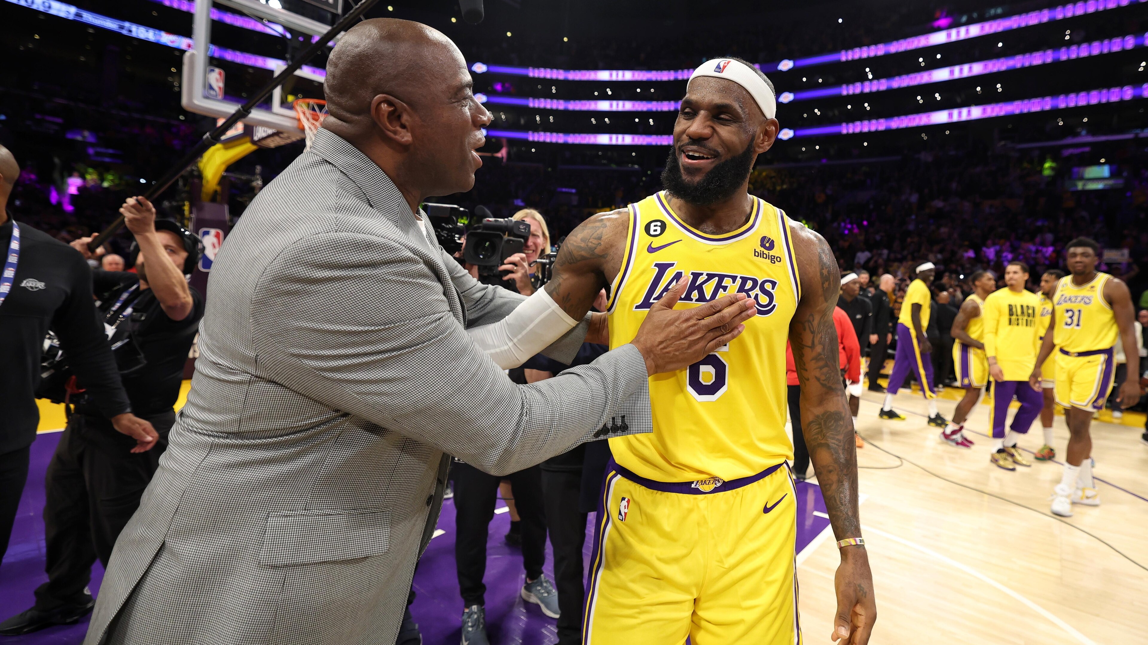 Oklahoma City Thunder v Los Angeles Lakers