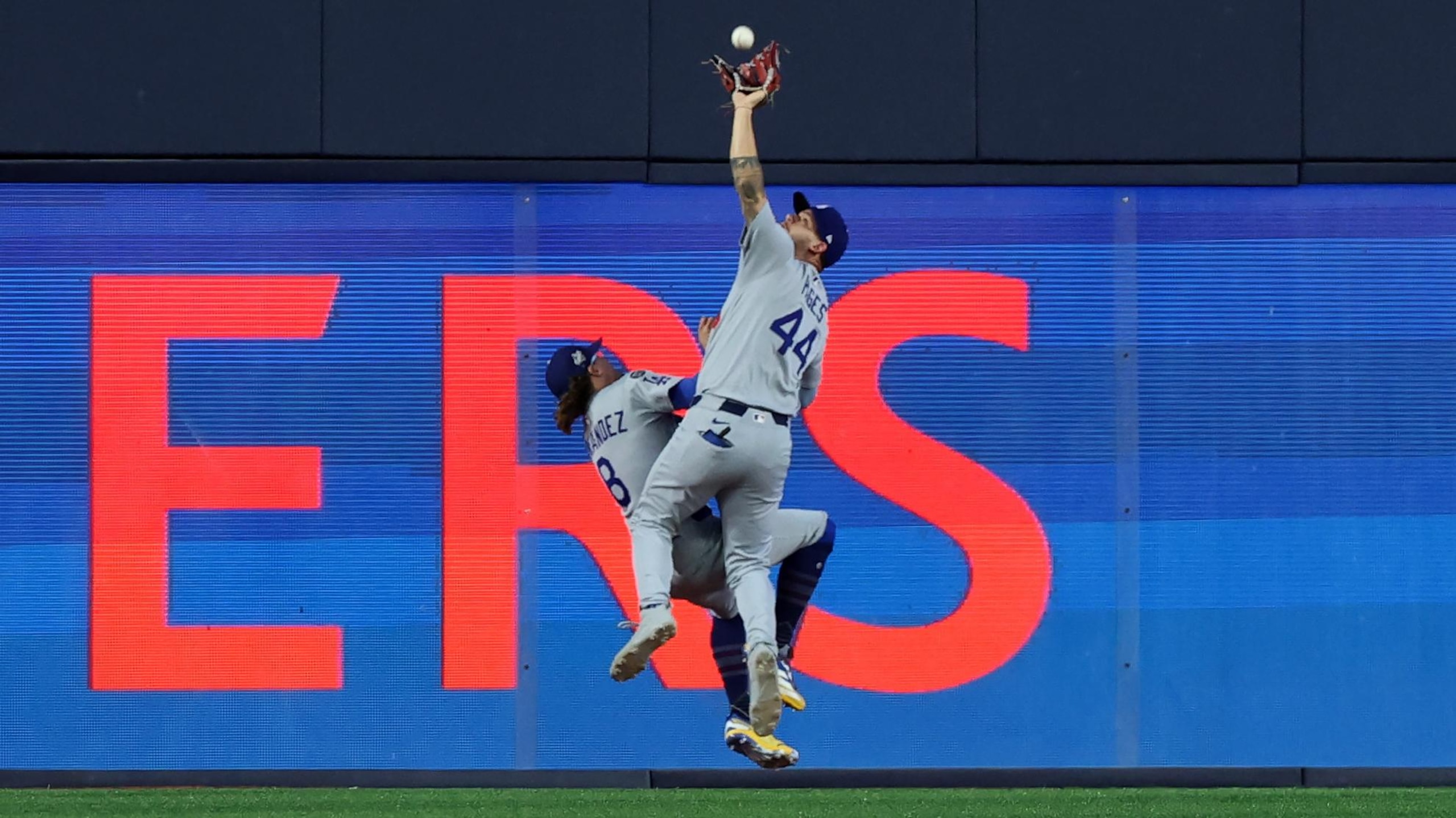 Dodgers' Wild Bobblehead 😅