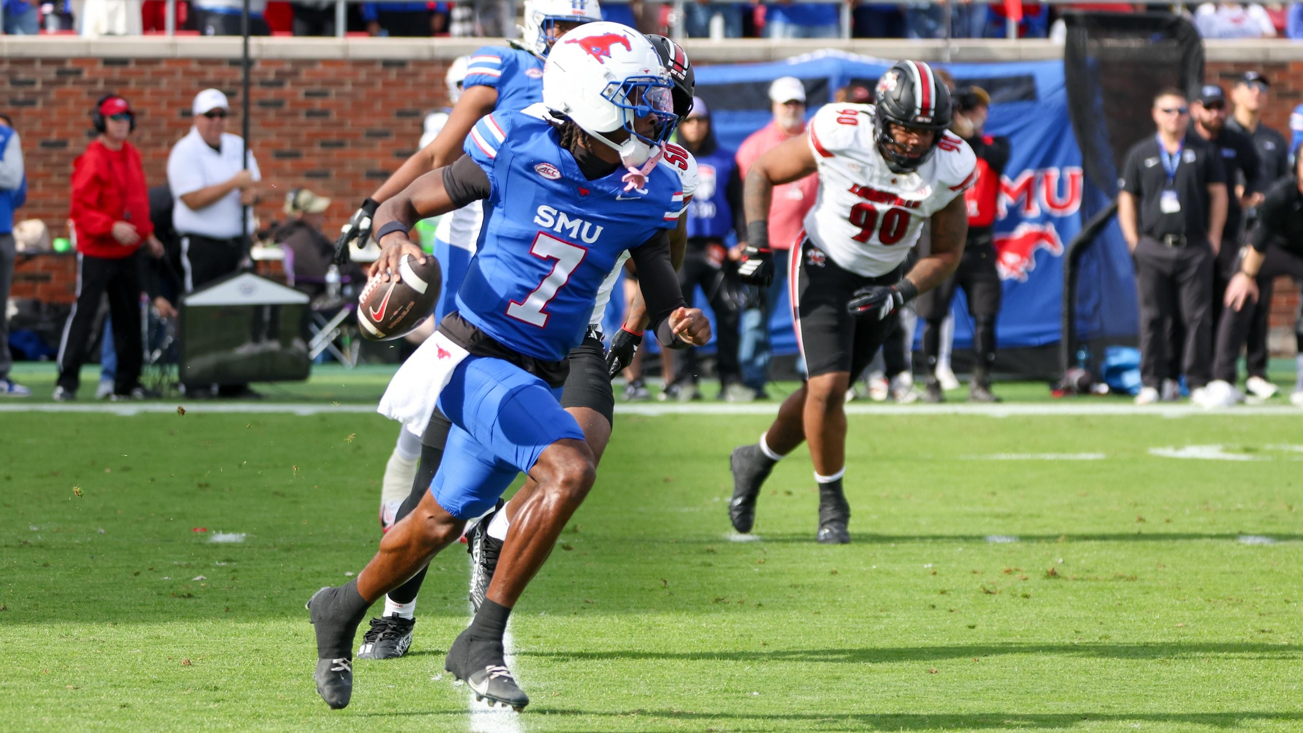 COLLEGE FOOTBALL: NOV 22 Louisville at SMU