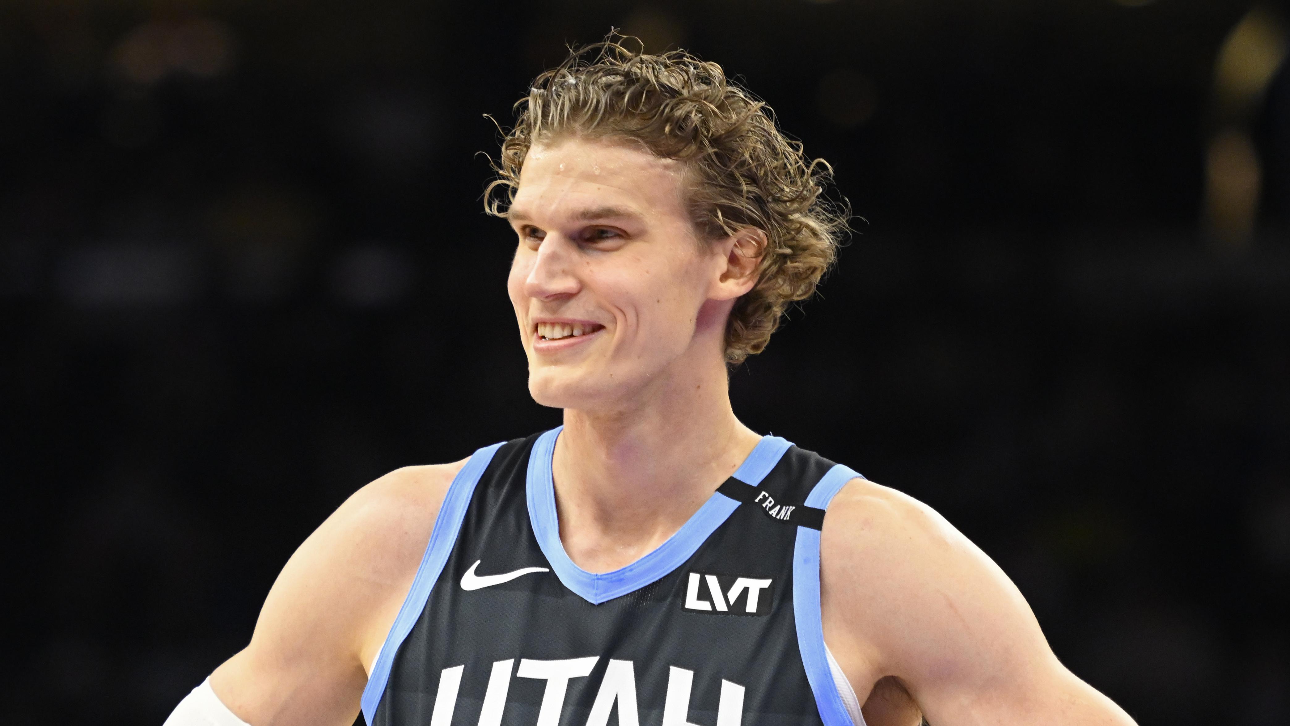 Dallas Mavericks v Utah Jazz