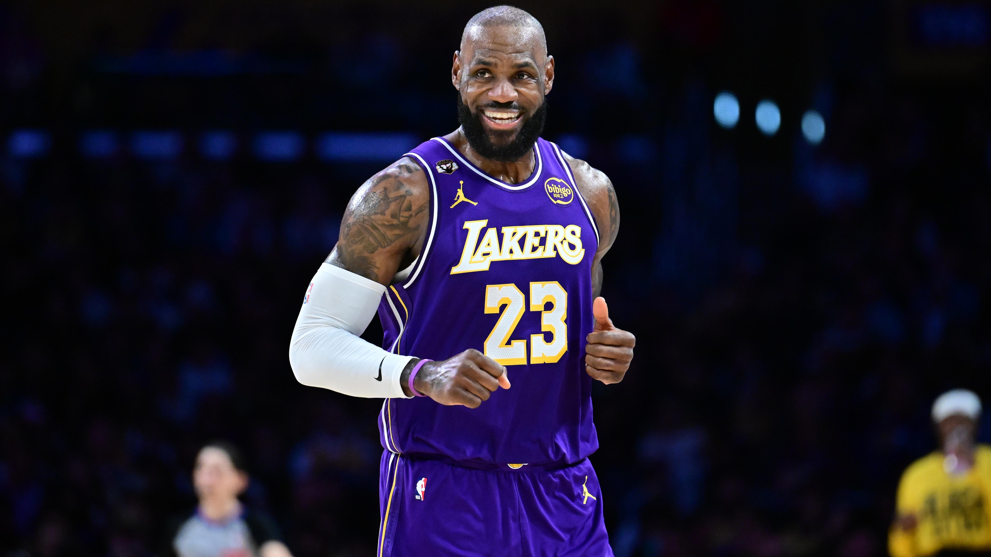 Dallas Mavericks v Los Angeles Lakers
