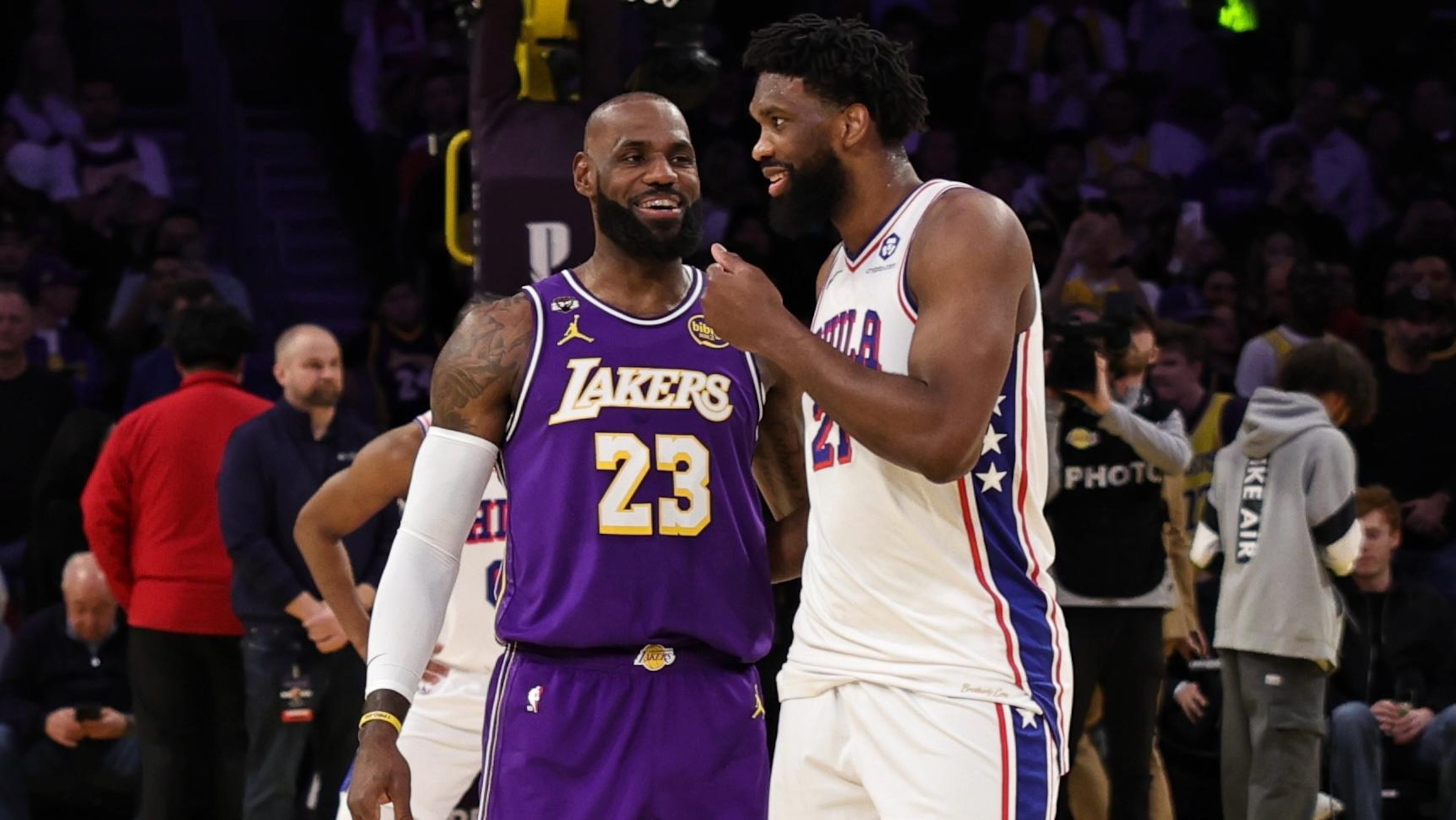 Philadelphia 76ers v Los Angeles Lakers