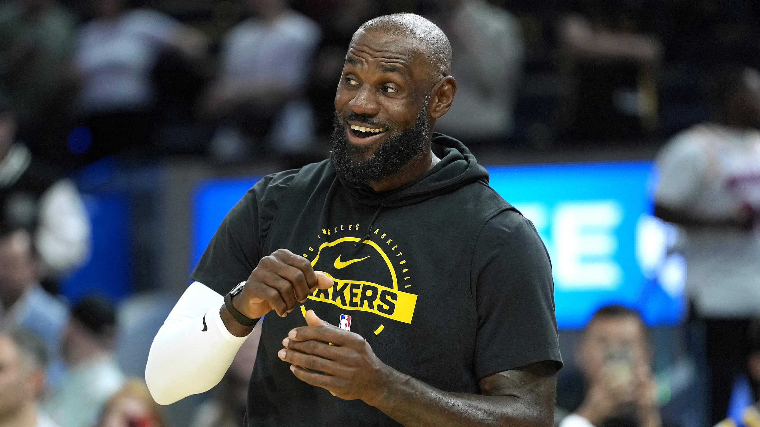 Los Angeles Lakers v Golden State Warriors