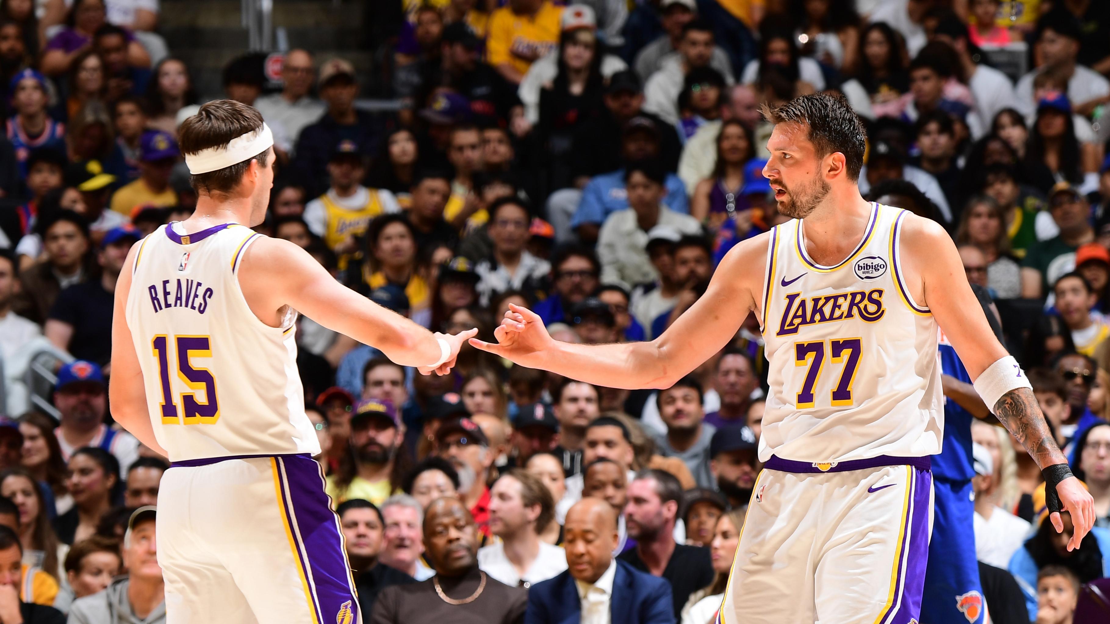 New York Knicks v Los Angeles Lakers
