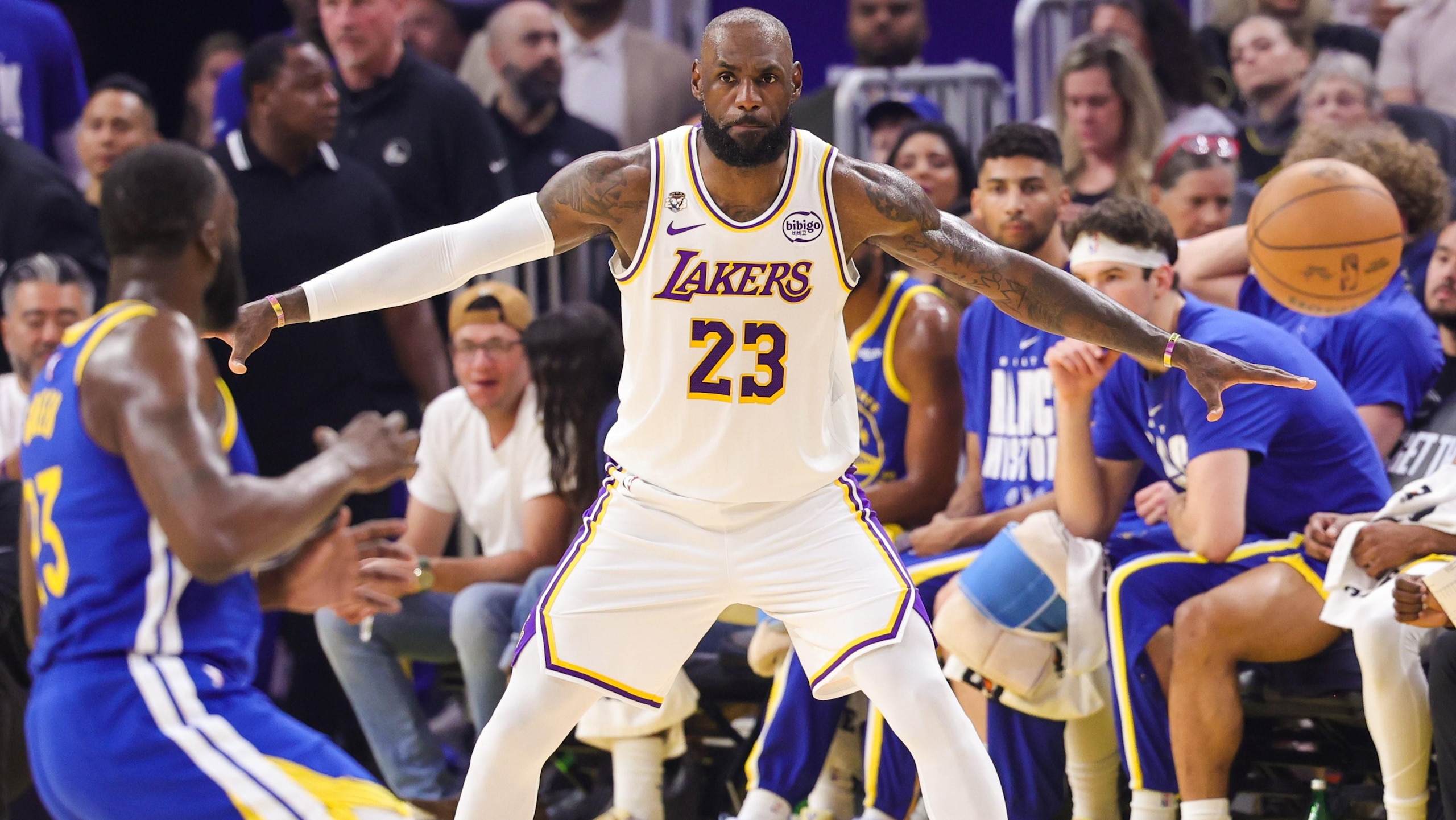 U.S.-SAN FRANCISCO-BASKETBALL-NBA-LAKERS VS WARRIORS
