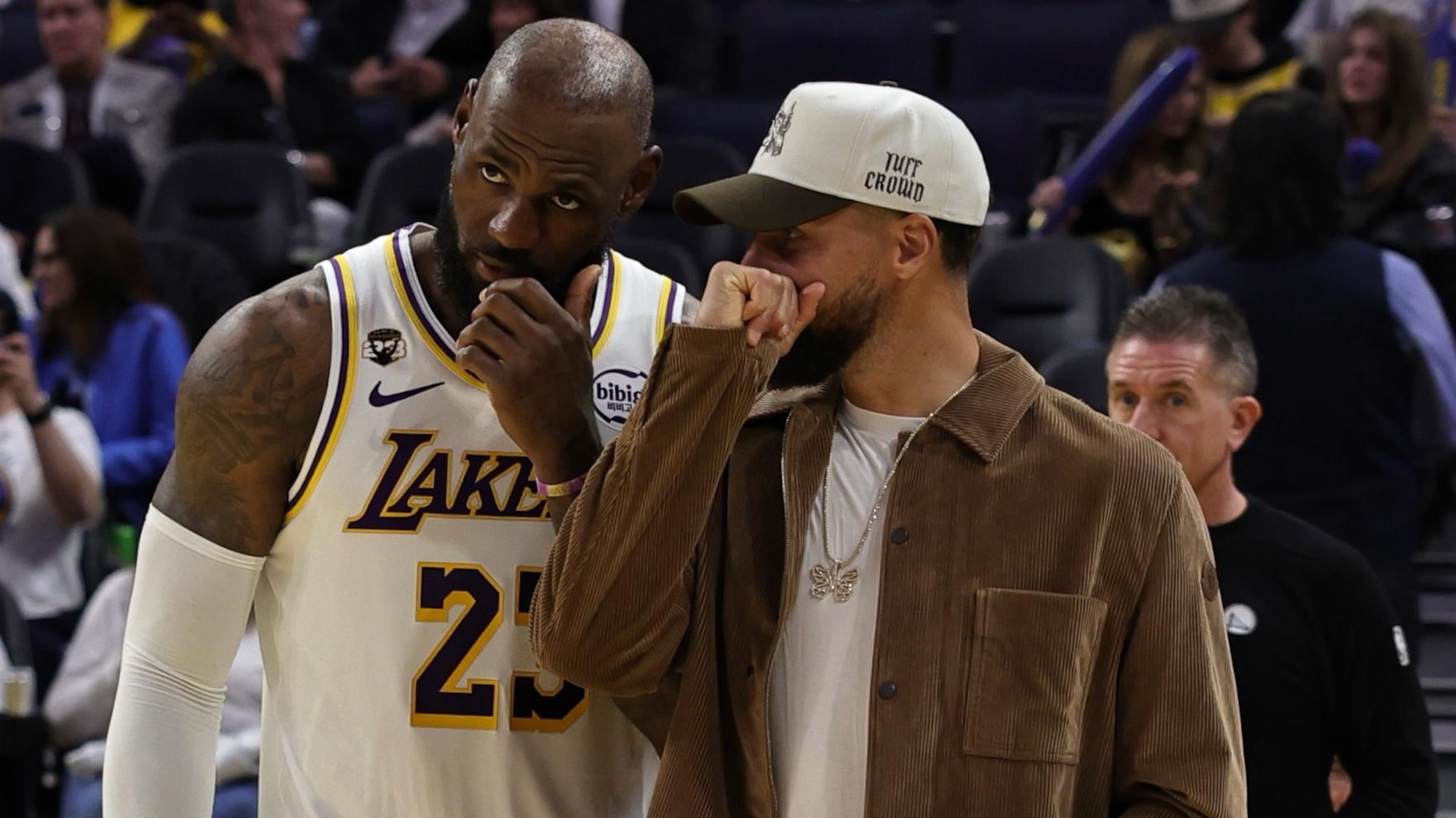 Los Angeles Lakers v Golden State Warriors