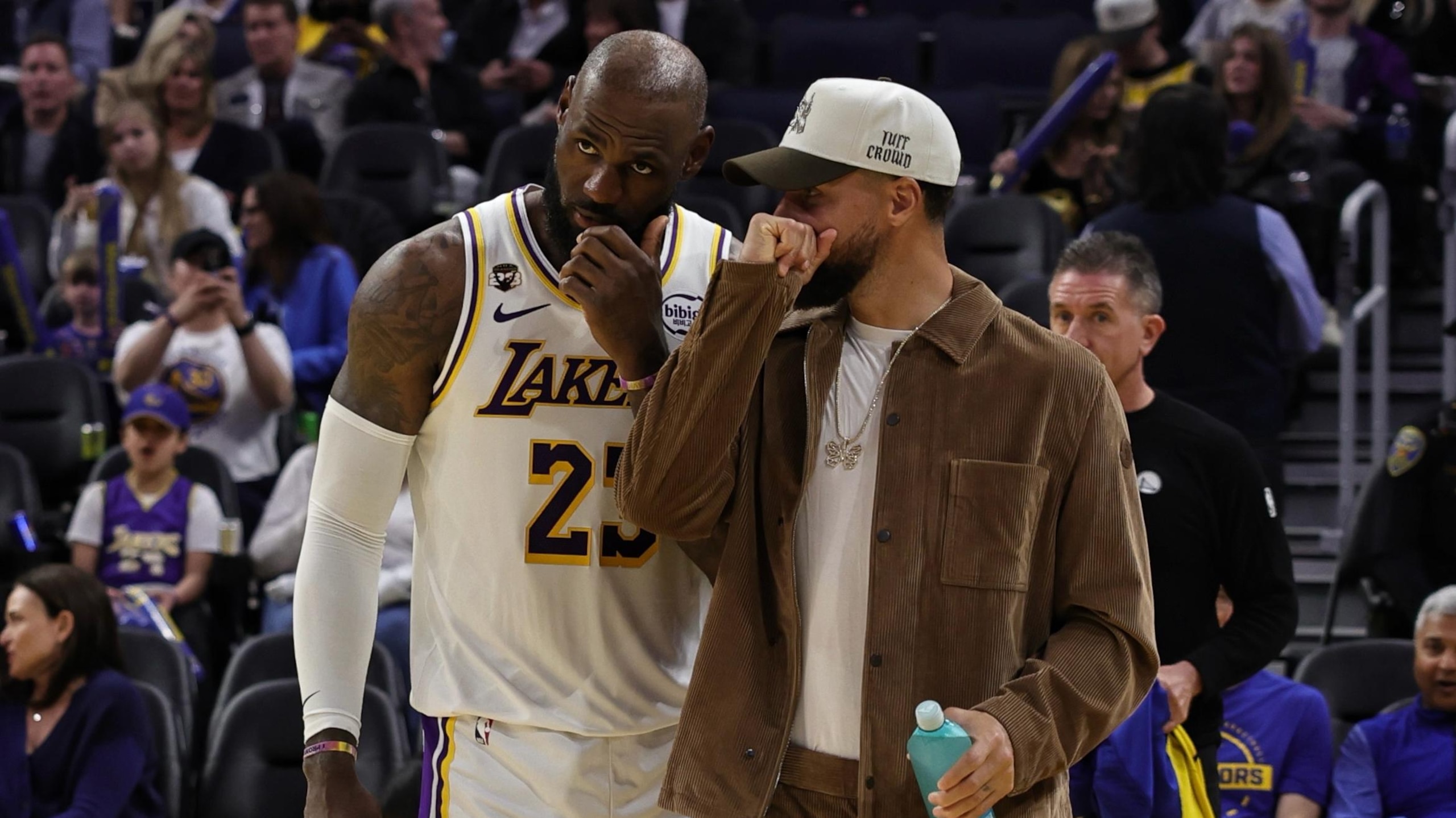 Los Angeles Lakers v Golden State Warriors
