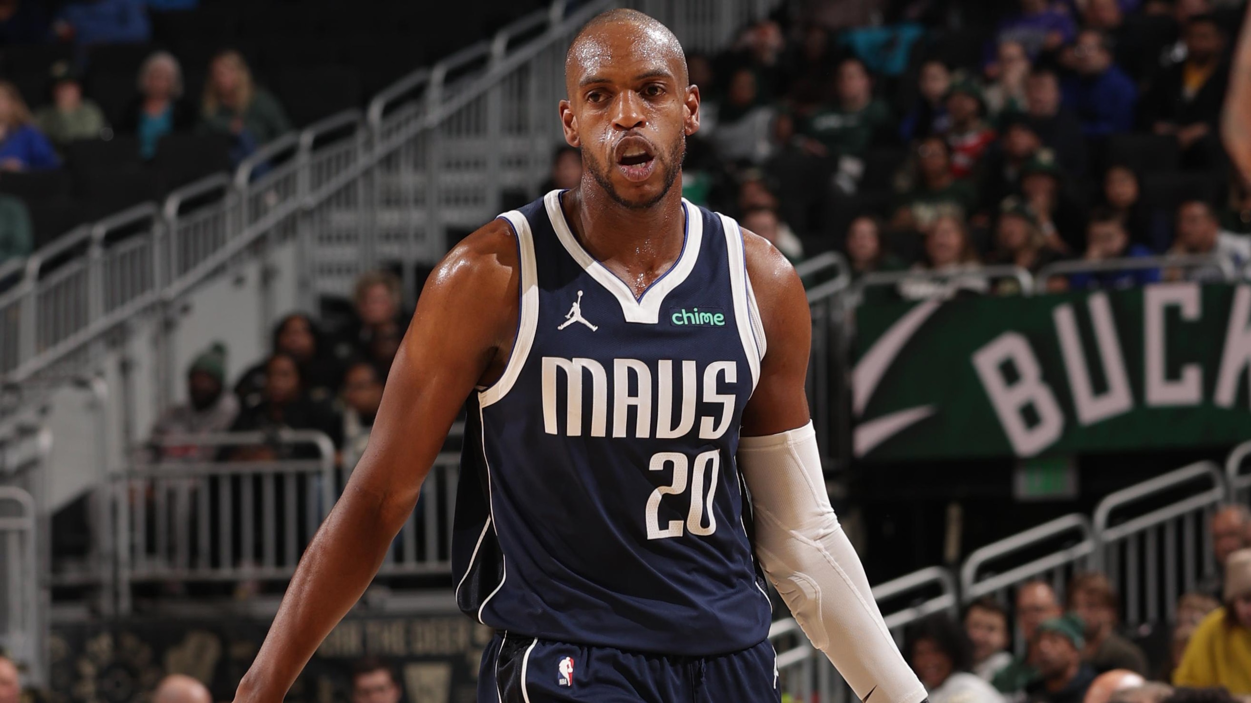 Dallas Mavericks v Milwaukee Bucks