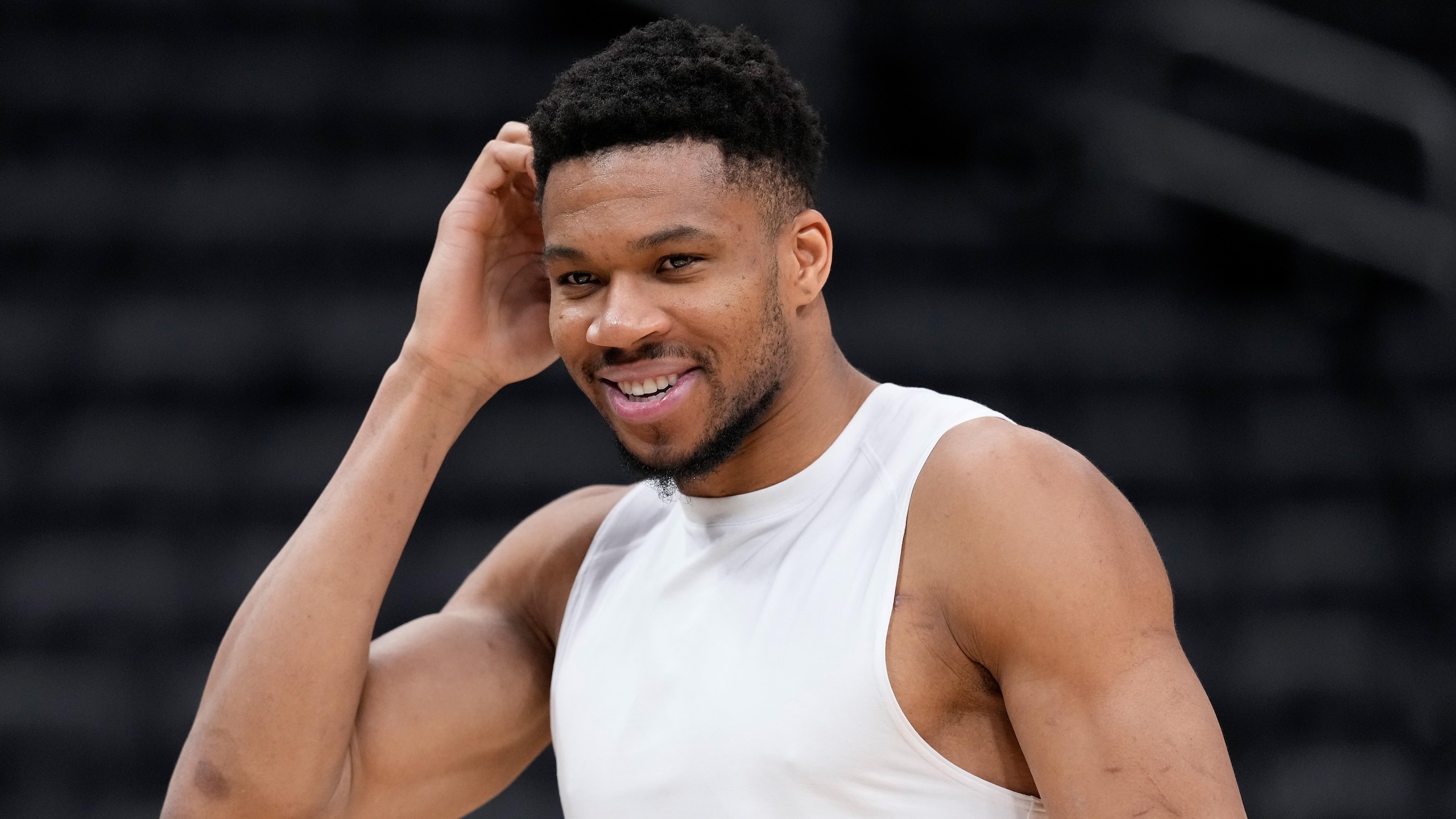 Memphis Grizzlies v Milwaukee Bucks