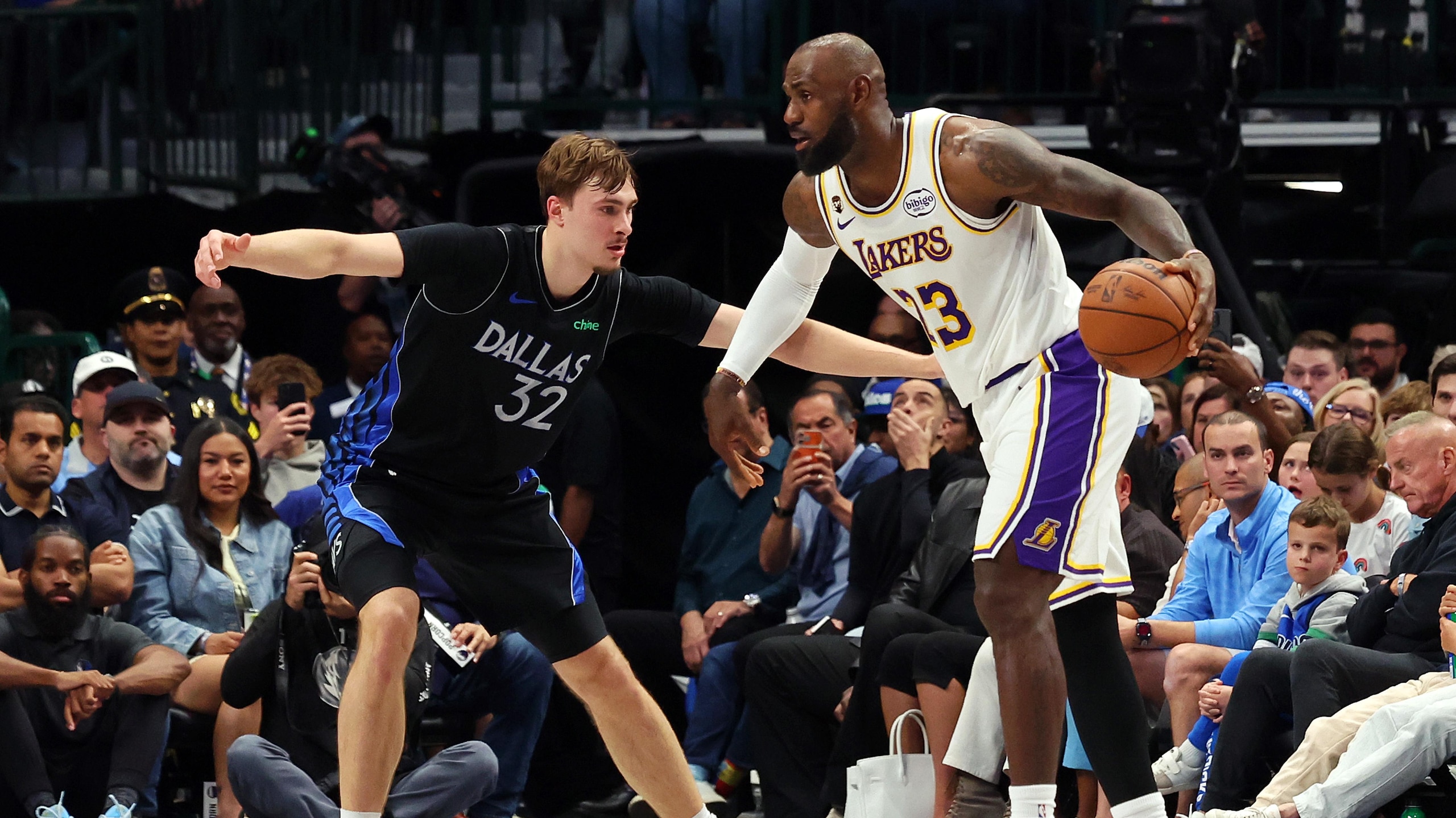 Los Angeles Lakers v Dallas Mavericks