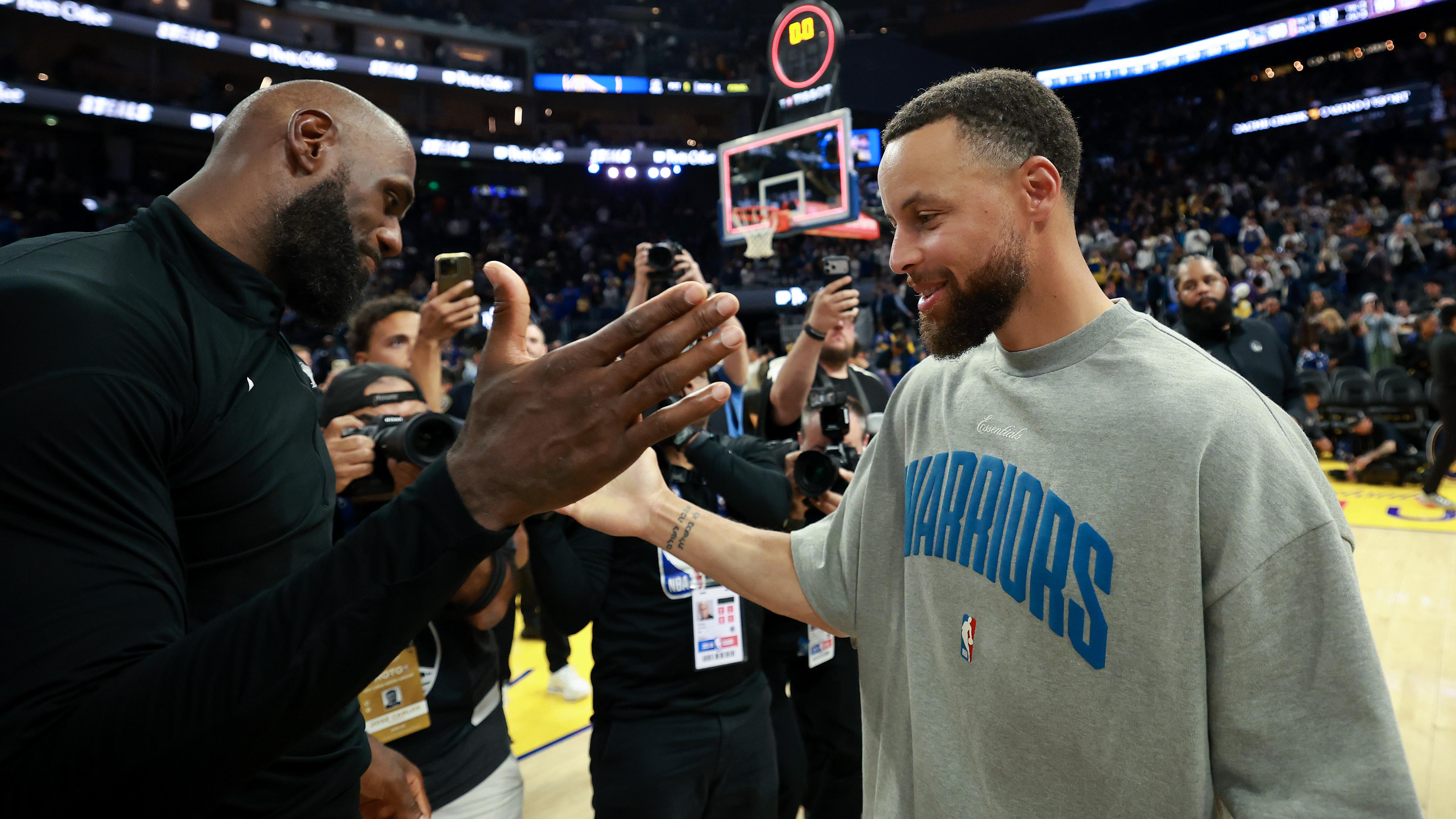 Los Angeles Lakers v Golden State Warriors