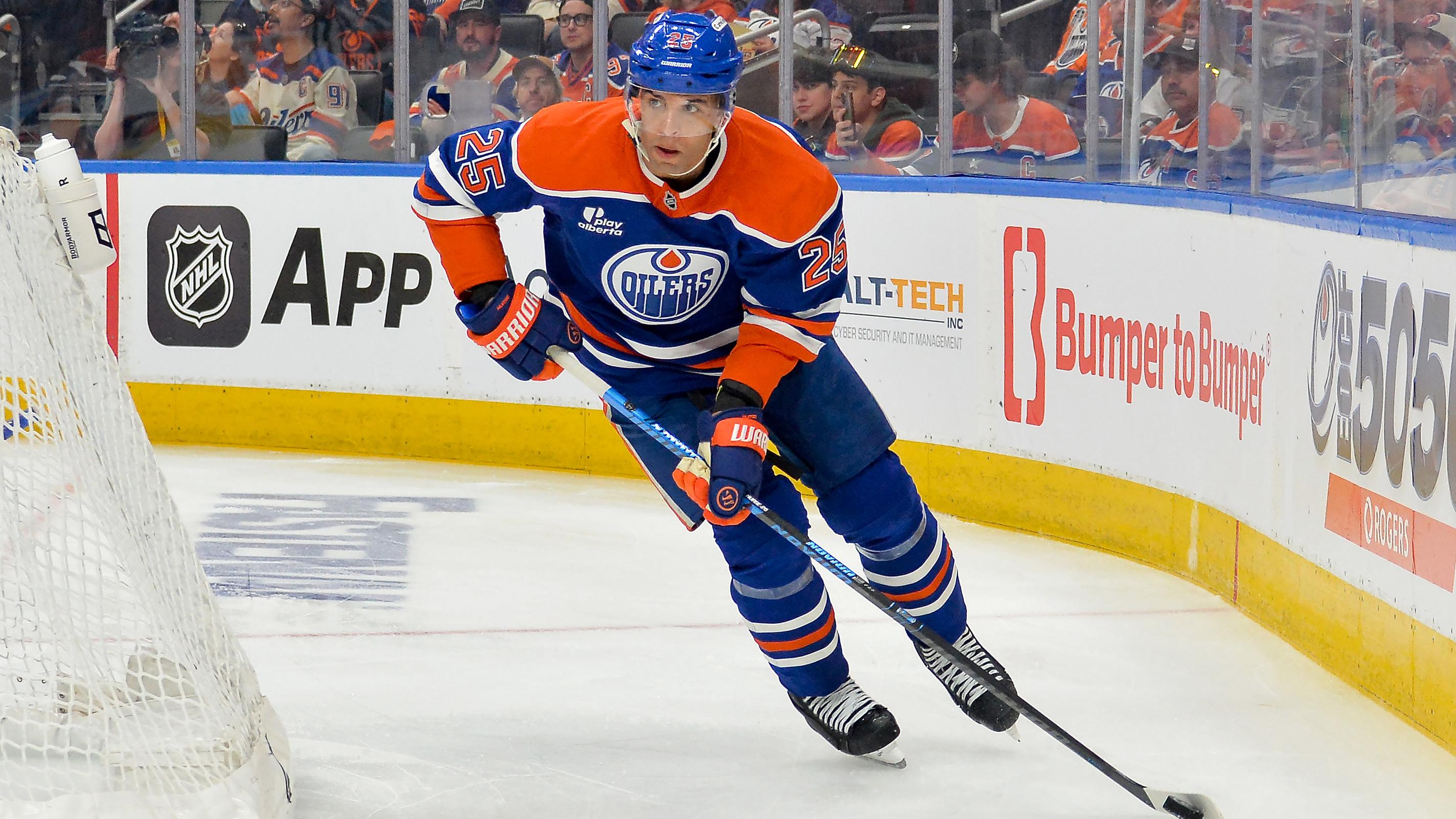 Anaheim Ducks v Edmonton Oilers - Game One Anaheim Ducks v Edmonton Oilers - Game One