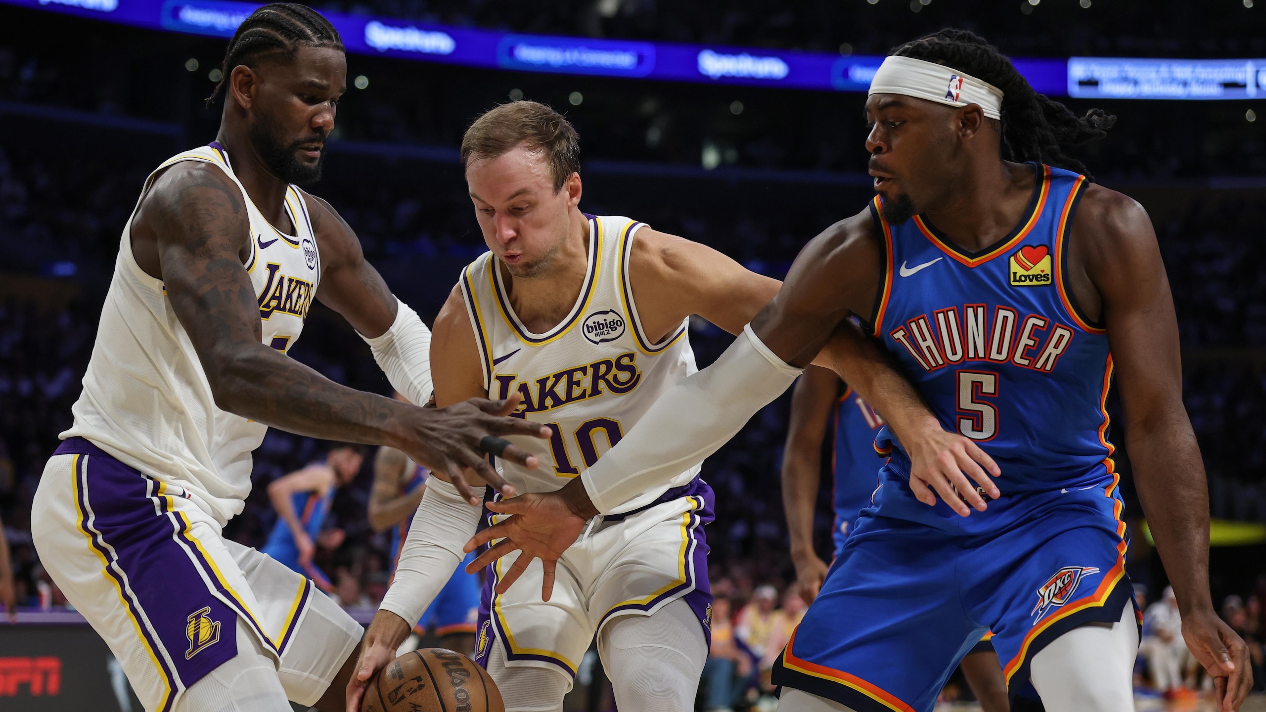 sp-NBA-conference-semis-Lakers-Thunder-game-three