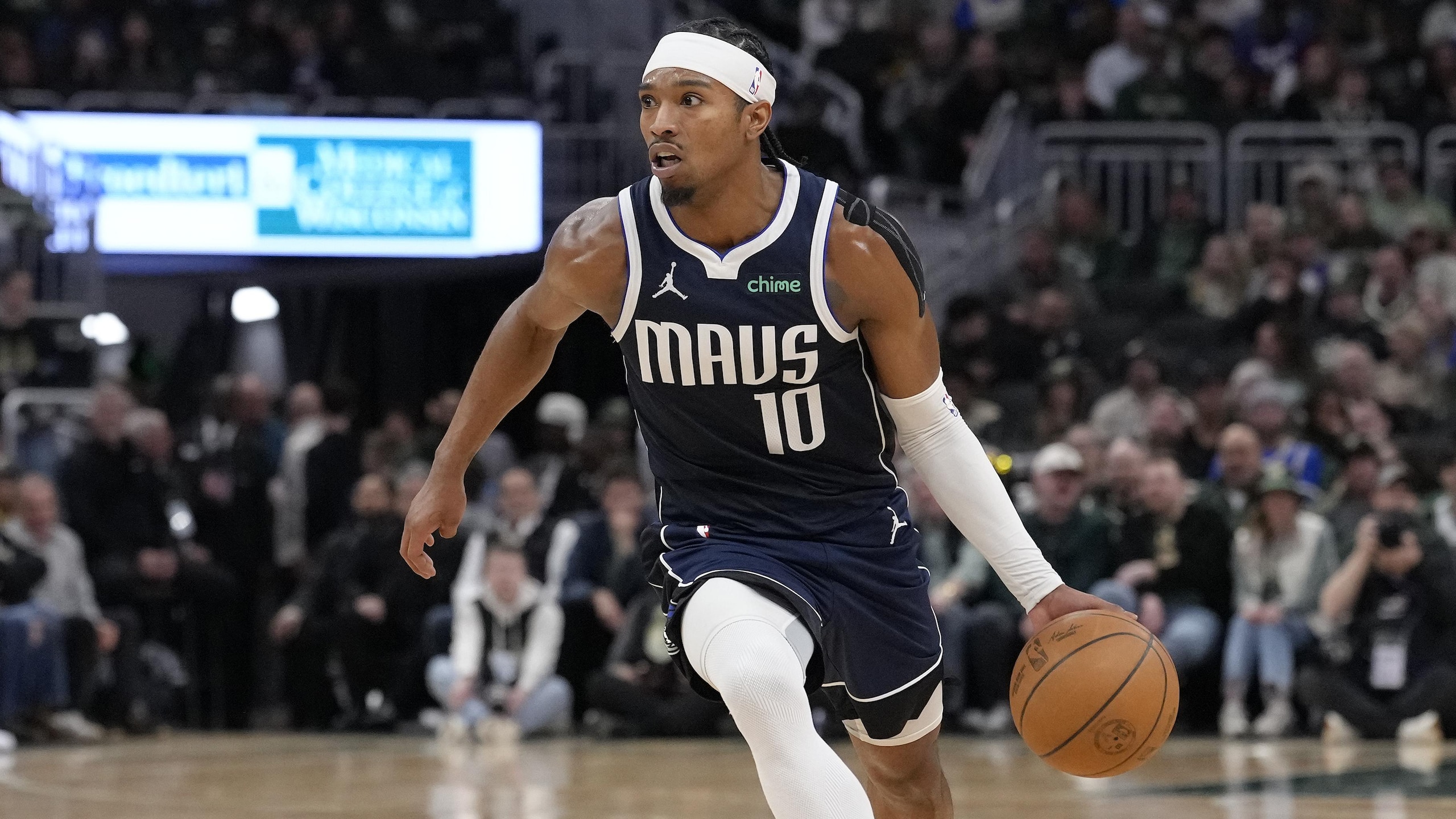 Dallas Mavericks v Milwaukee Bucks Dallas Mavericks v Milwaukee Bucks