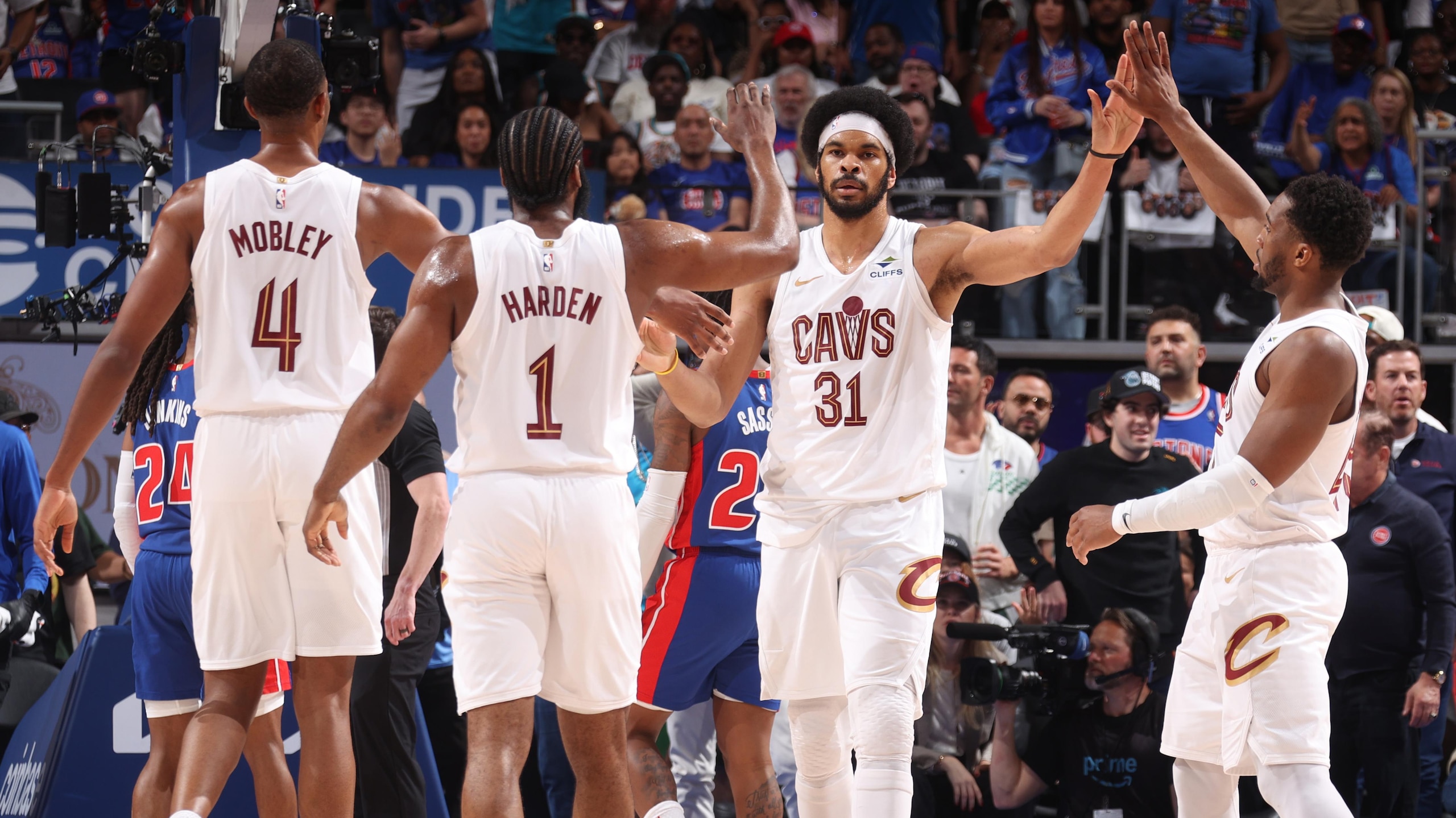 Cleveland Cavaliers v Detroit Pistons - Game Seven Cleveland Cavaliers v Detroit Pistons - Game Seven