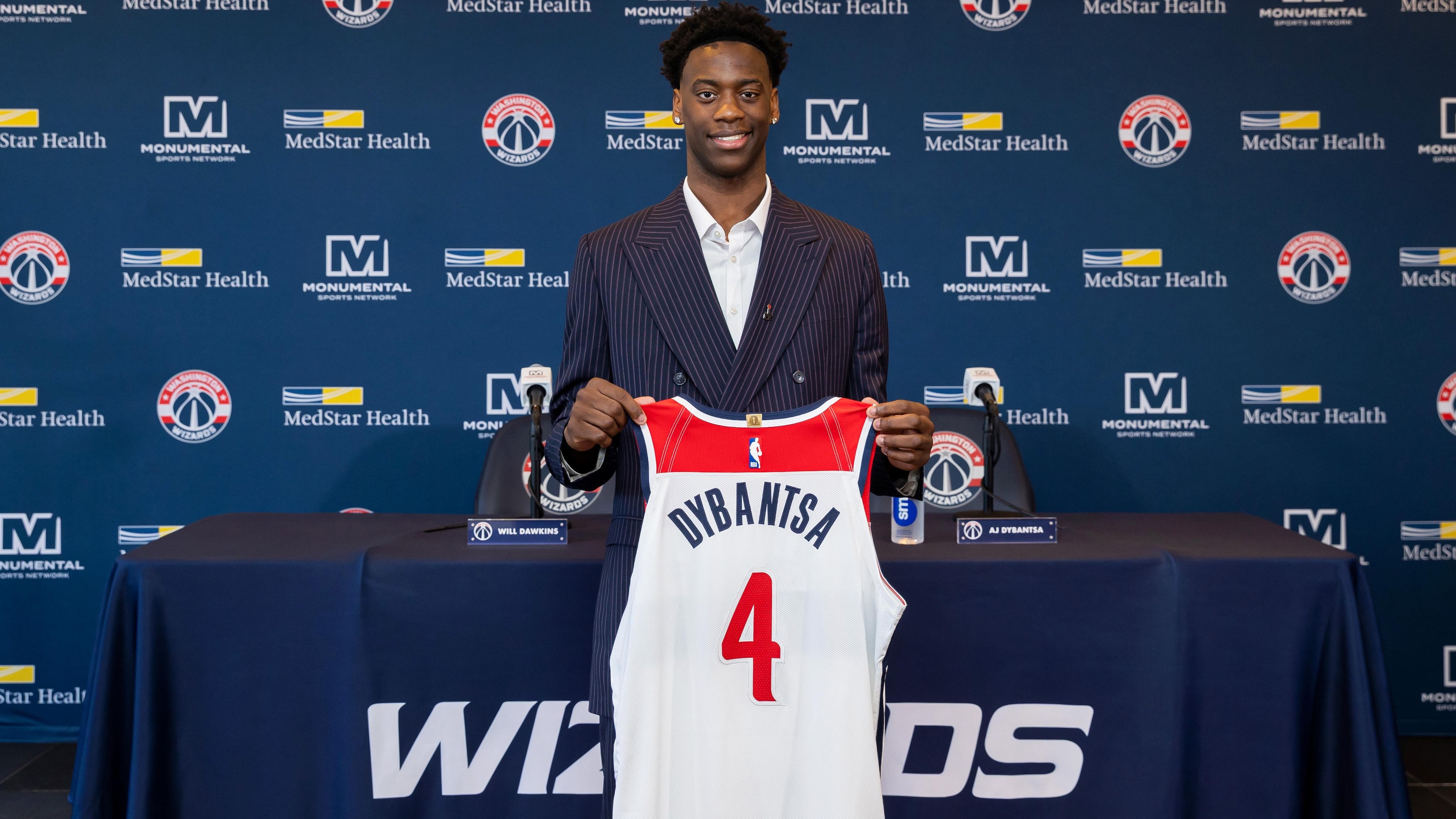 Dybantsa Signs Rookie Deal