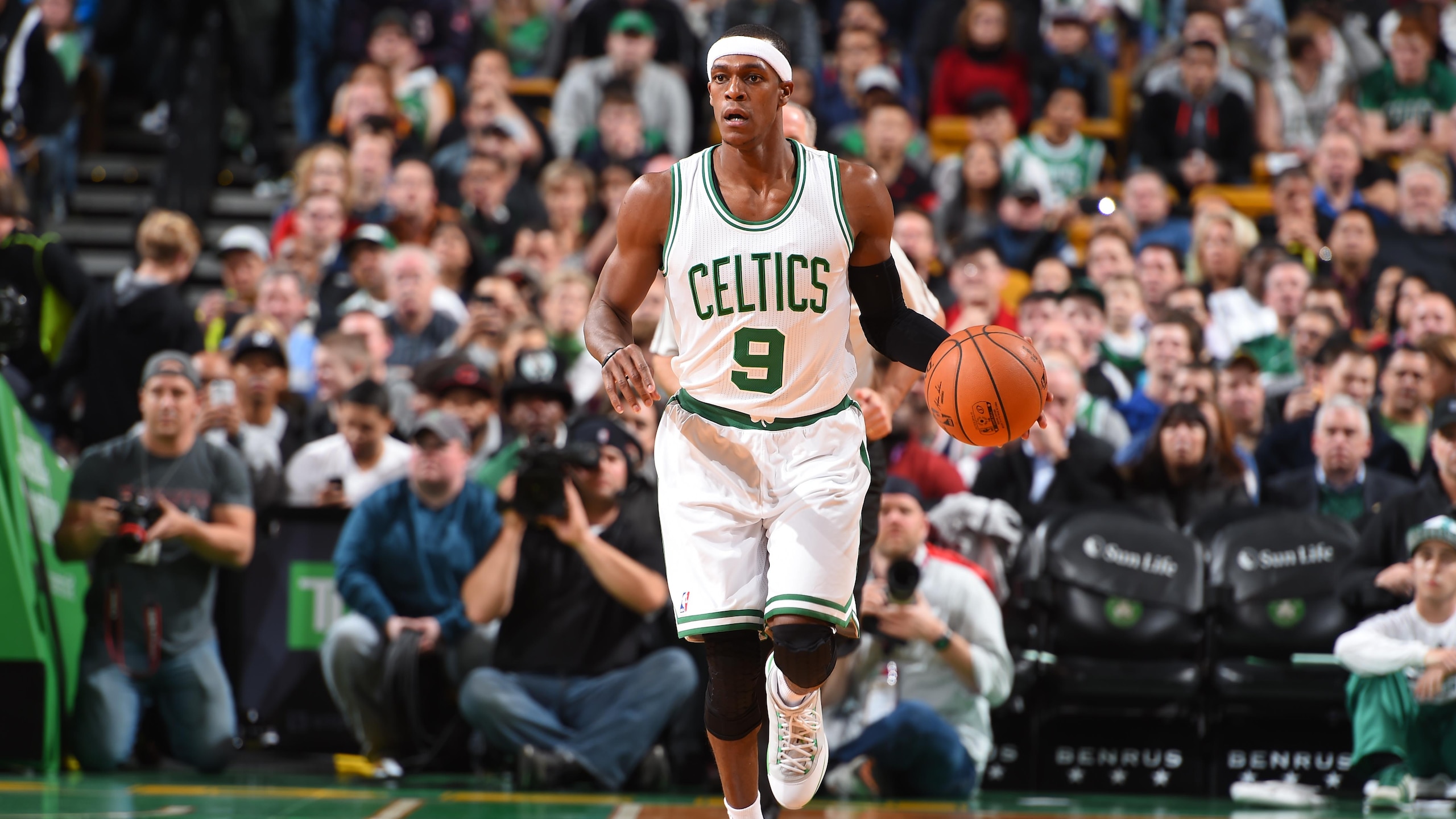 Cleveland Cavaliers v Boston Celtics Cleveland Cavaliers v Boston Celtics