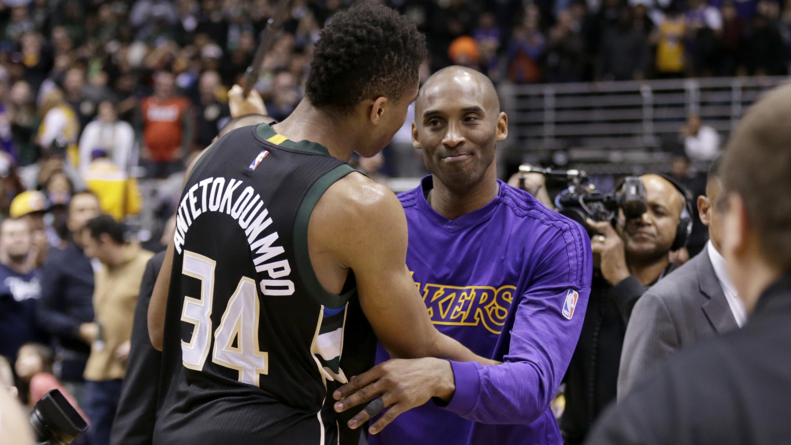 Los Angeles Lakers v Milwaukee Bucks