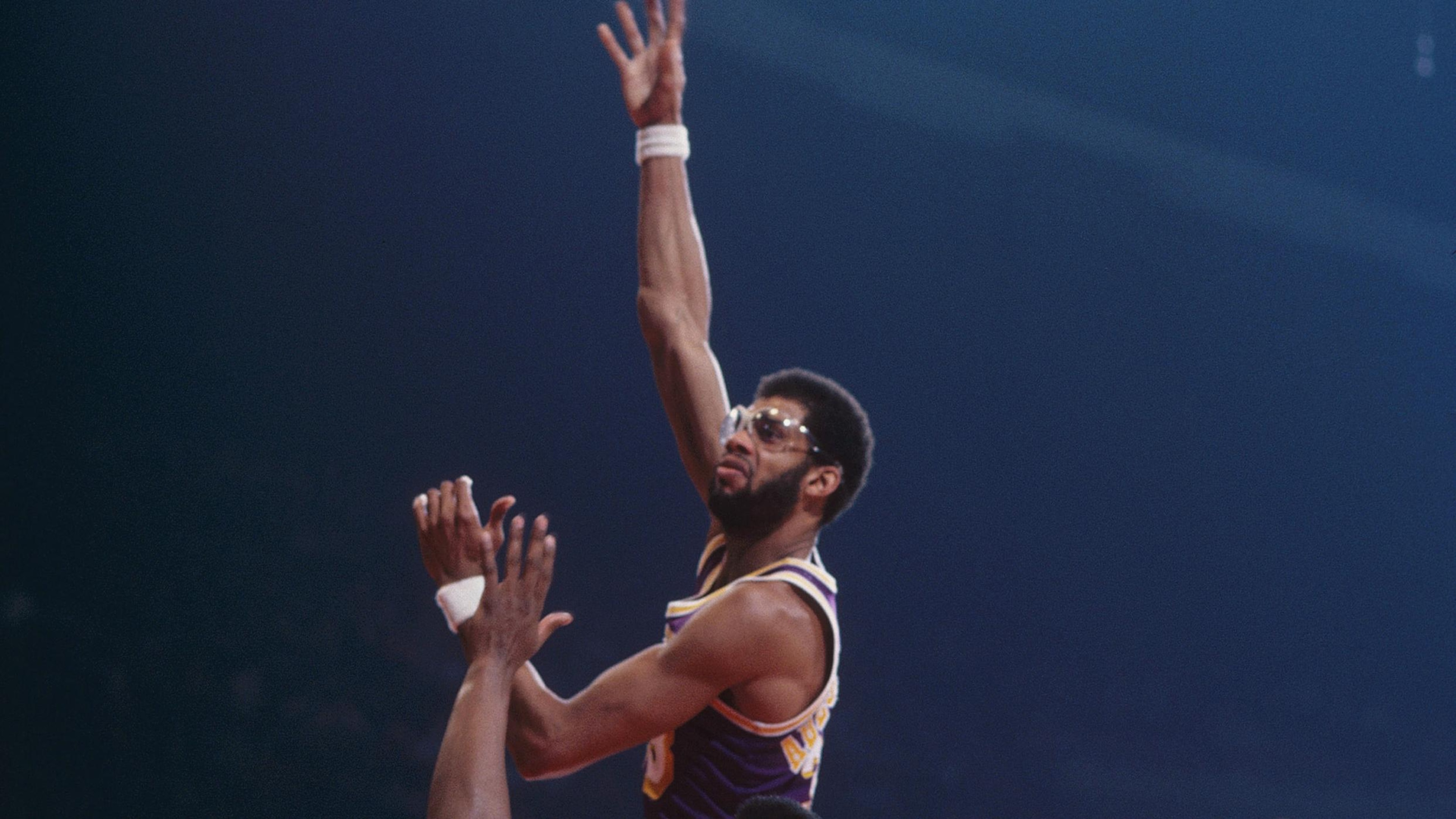 Lakers v Bullets