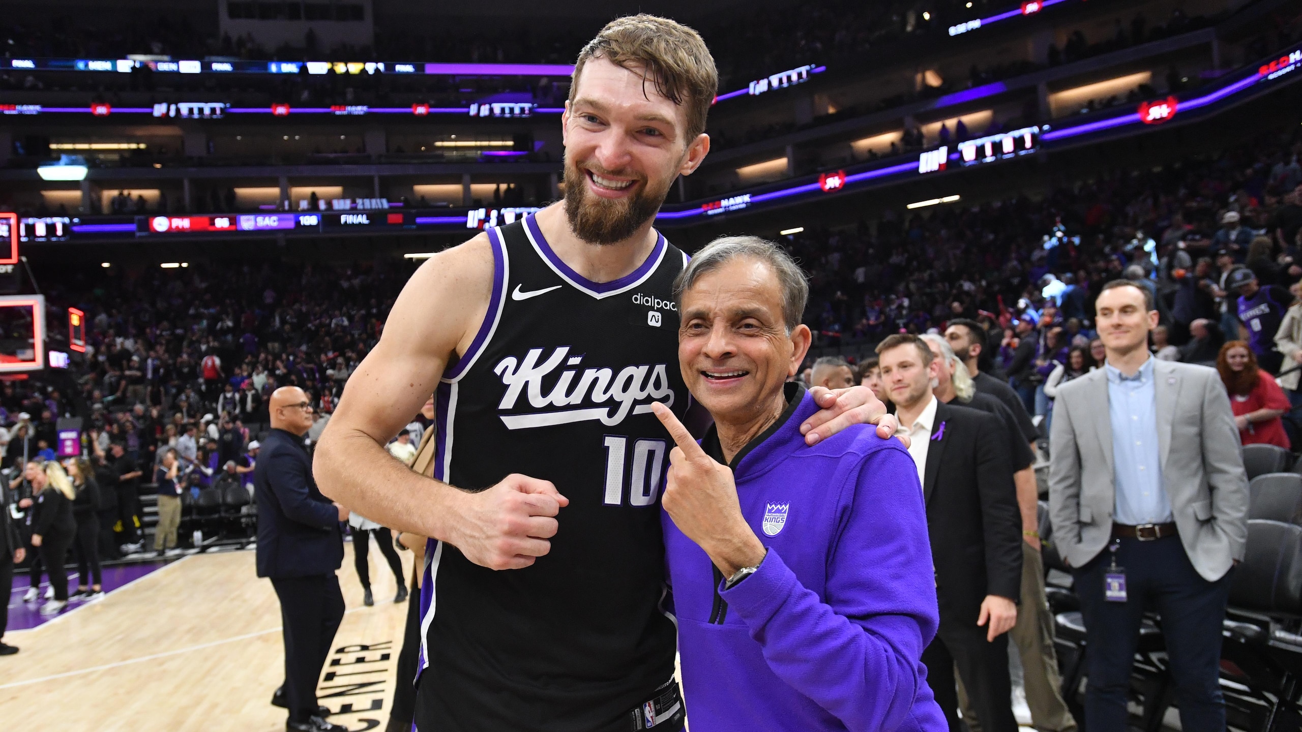 Philadelphia 76ers v Sacramento Kings Philadelphia 76ers v Sacramento Kings