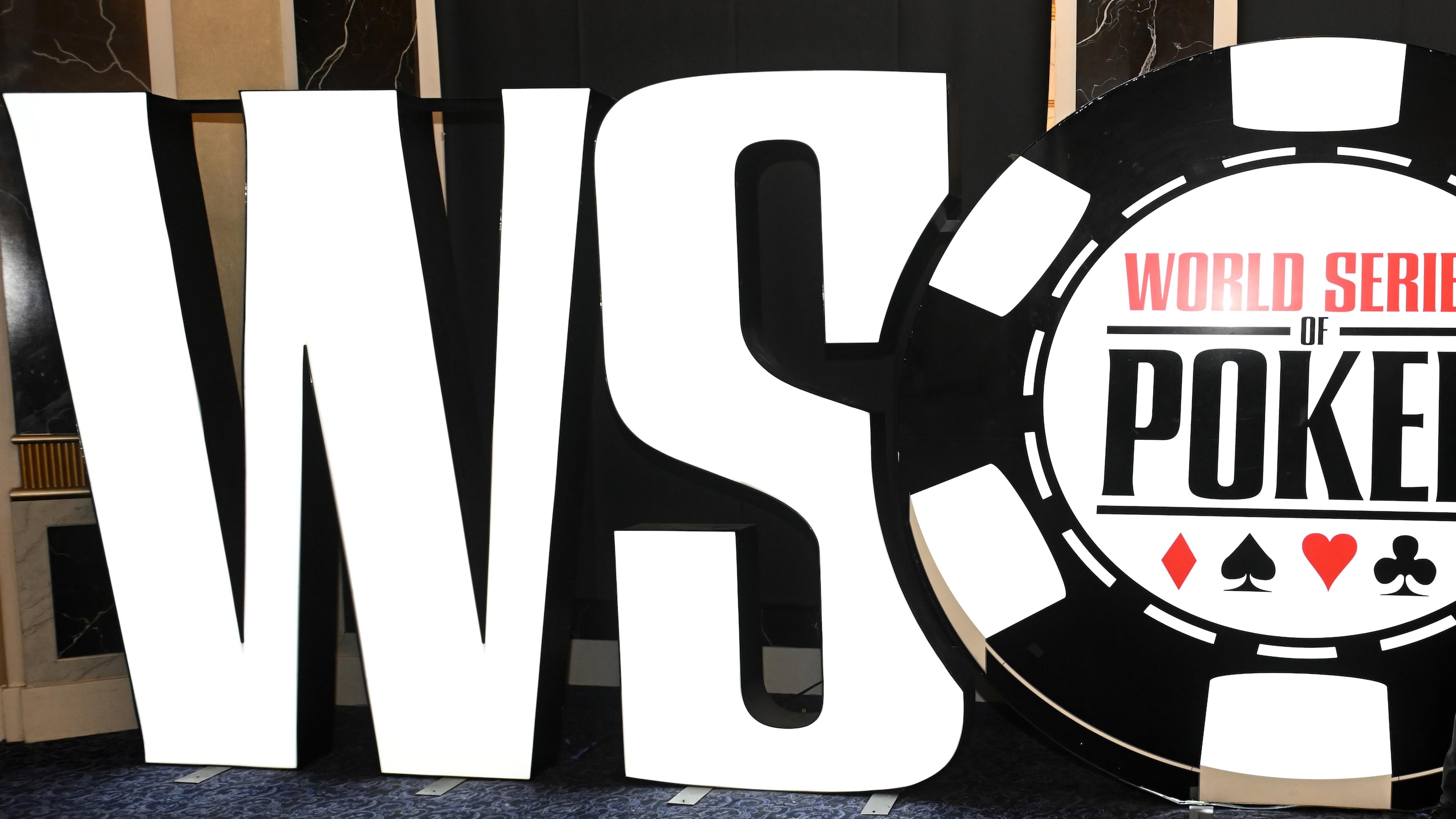 WSOP Free-to-Play App Hosts Thrilling Poker Tournament With Legendary Actor Jason Alexander