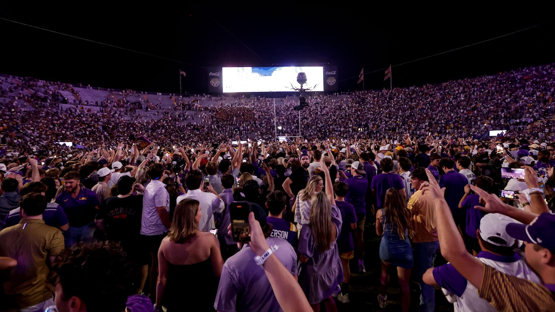 Expert CFB Betting Locks for LSU vs. Clemson and Week 1's Biggest Games