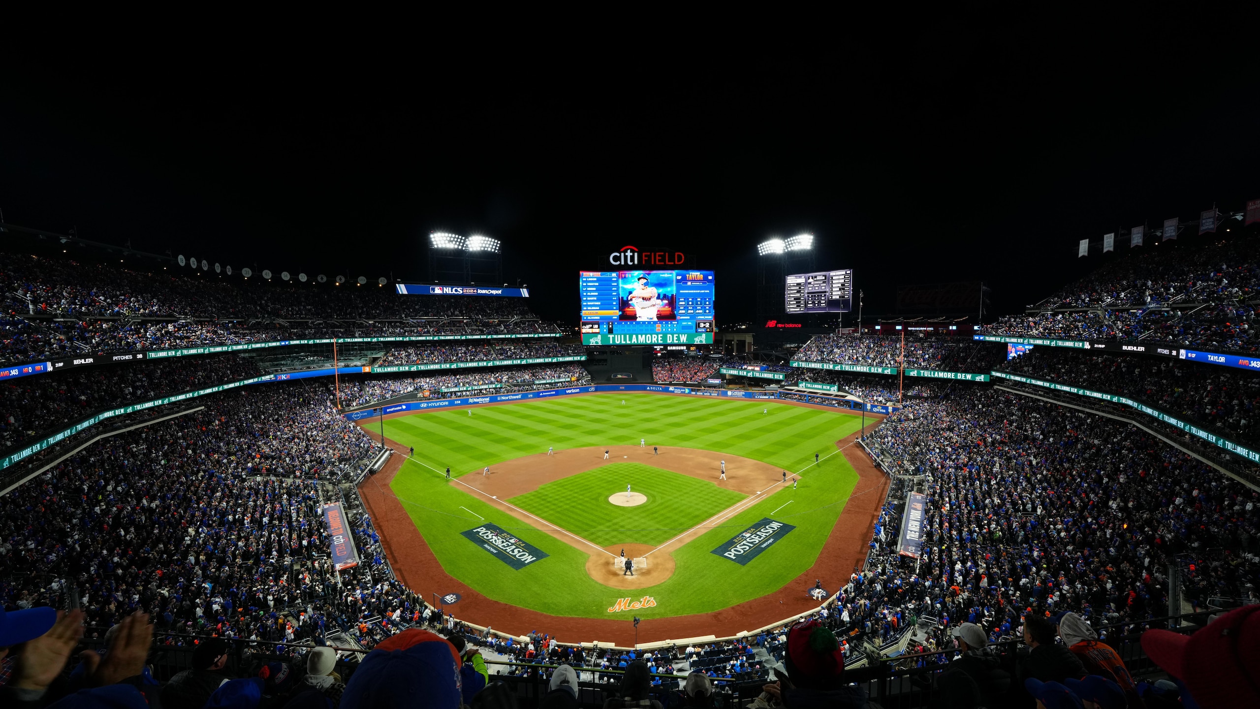 Championship Series - Los Angeles Dodgers v. New York Mets - Game Three