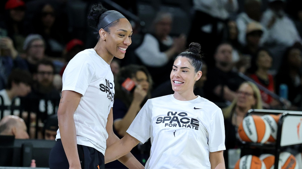 A'ja Wilson and Kelsey Plum on the court