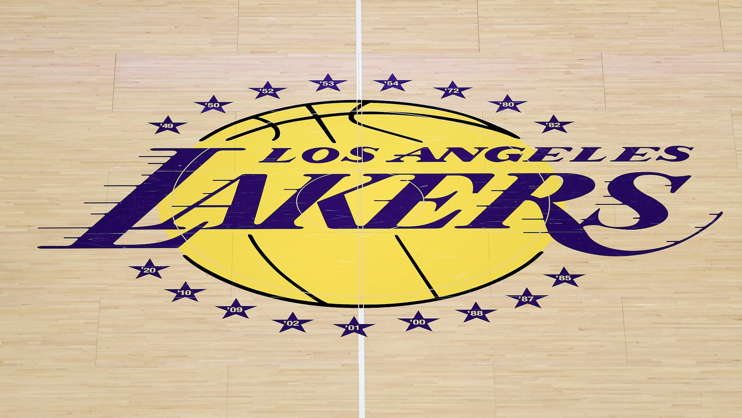 Golden State Warriors v Los Angeles Lakers