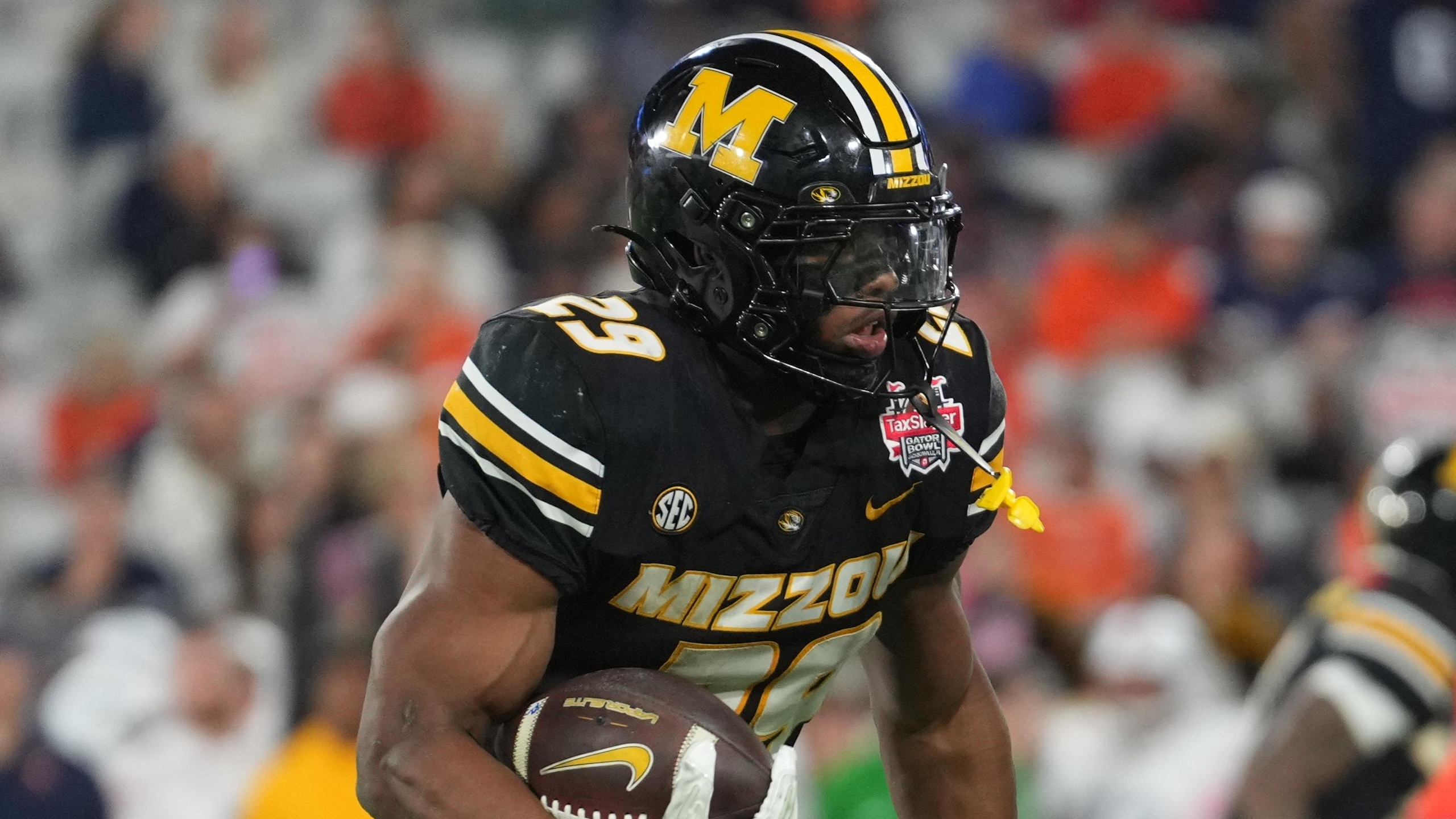 COLLEGE FOOTBALL: DEC 27 TaxSlayer Gator Bowl Virginia vs Missouri