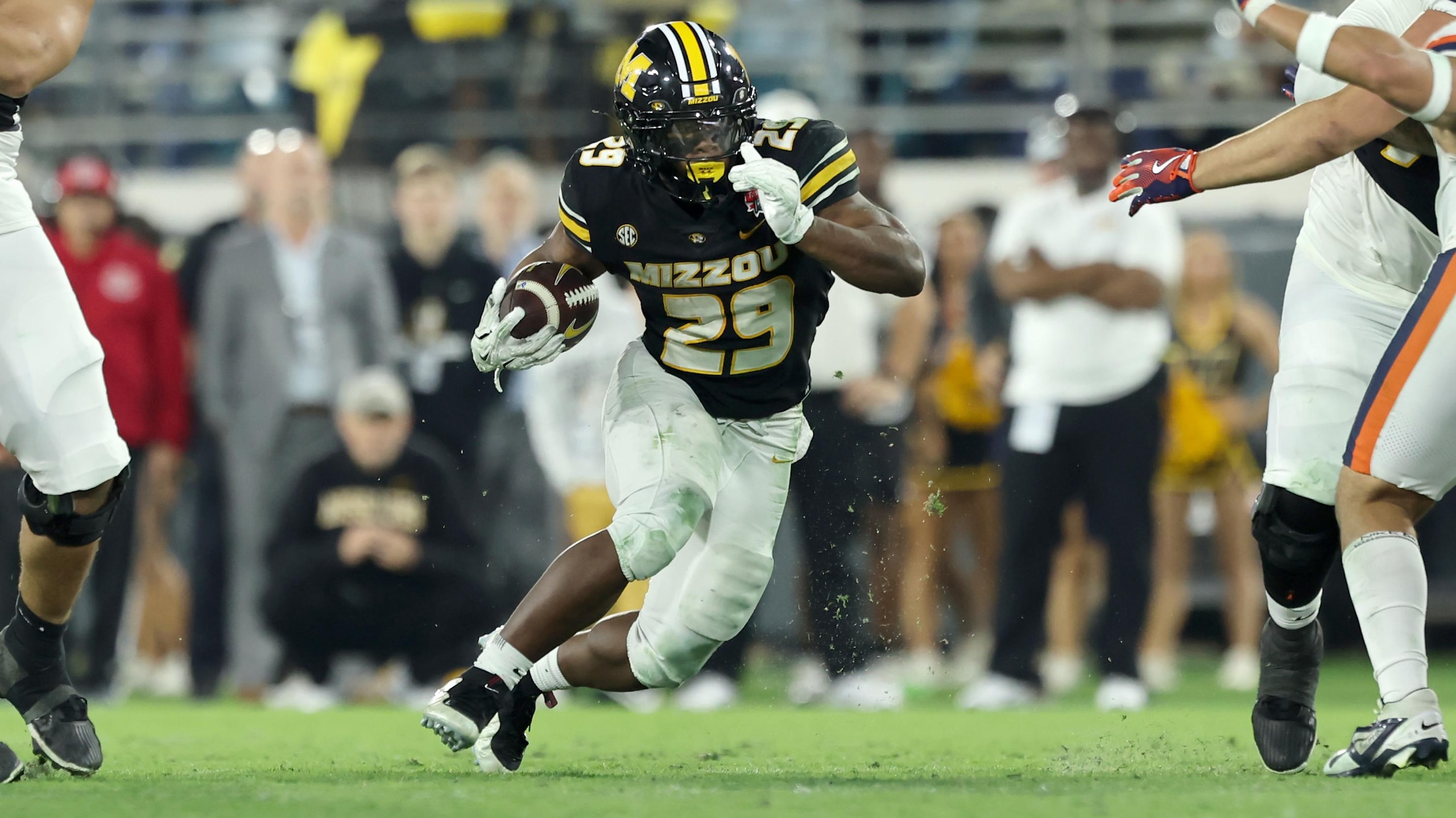 2025 TaxSlayer Gator Bowl - Virginia v Missouri