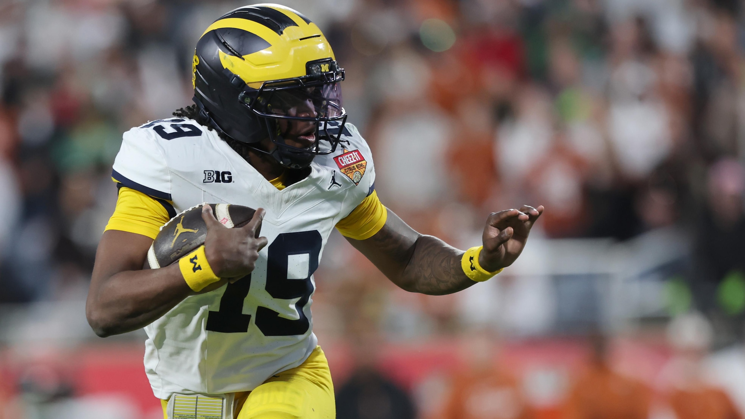 2025 Cheez-It Citrus Bowl - Texas v Michigan