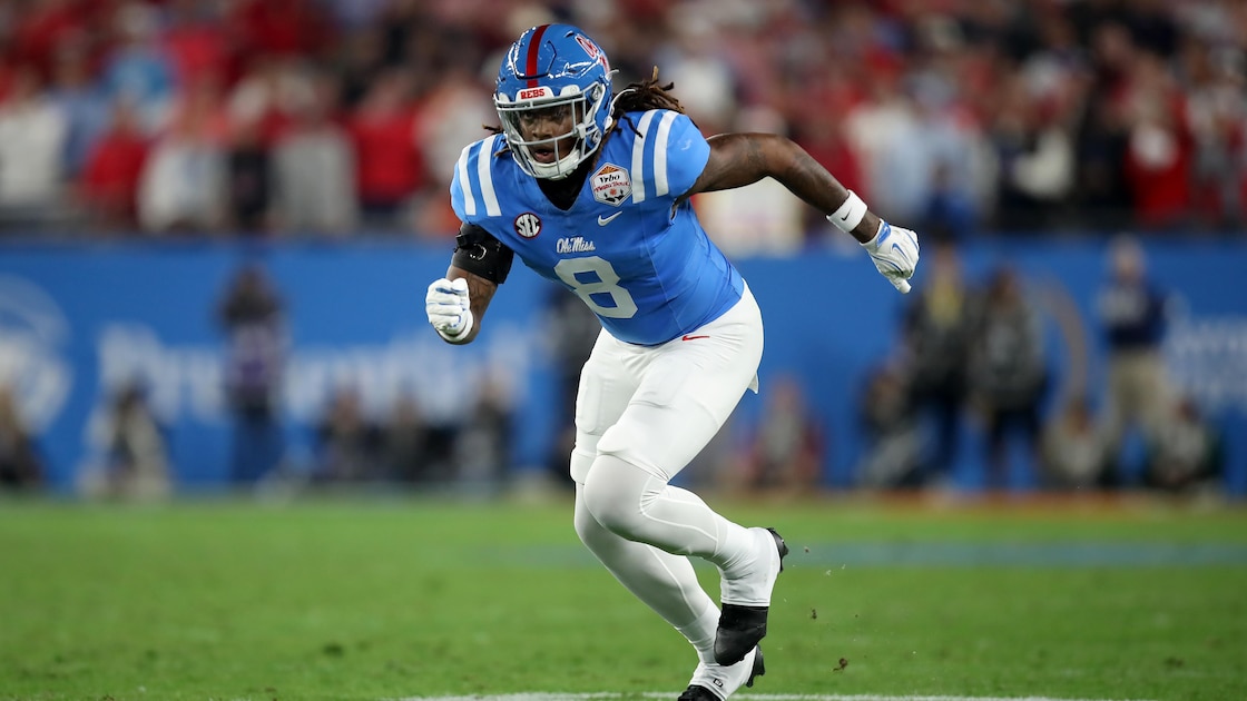 Photo: bleacherreport.com Ex-NFL Tight End Dae'Quan Wright Plans to Return to College Football at LSU