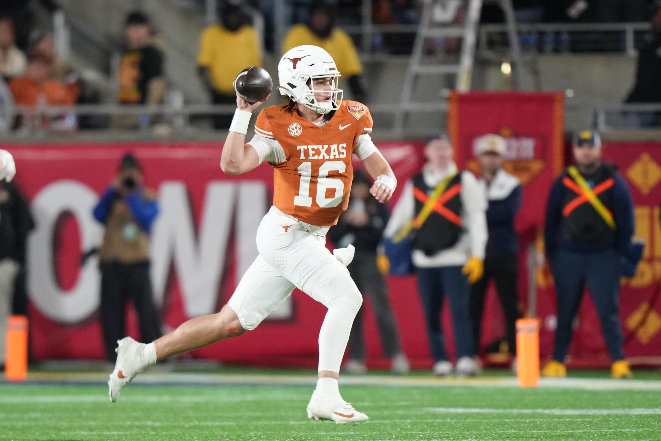 COLLEGE FOOTBALL: DEC 31 Cheez-It Citrus Bowl Michigan vs Texas COLLEGE FOOTBALL: DEC 31 Cheez-It Citrus Bowl Michigan vs Texas