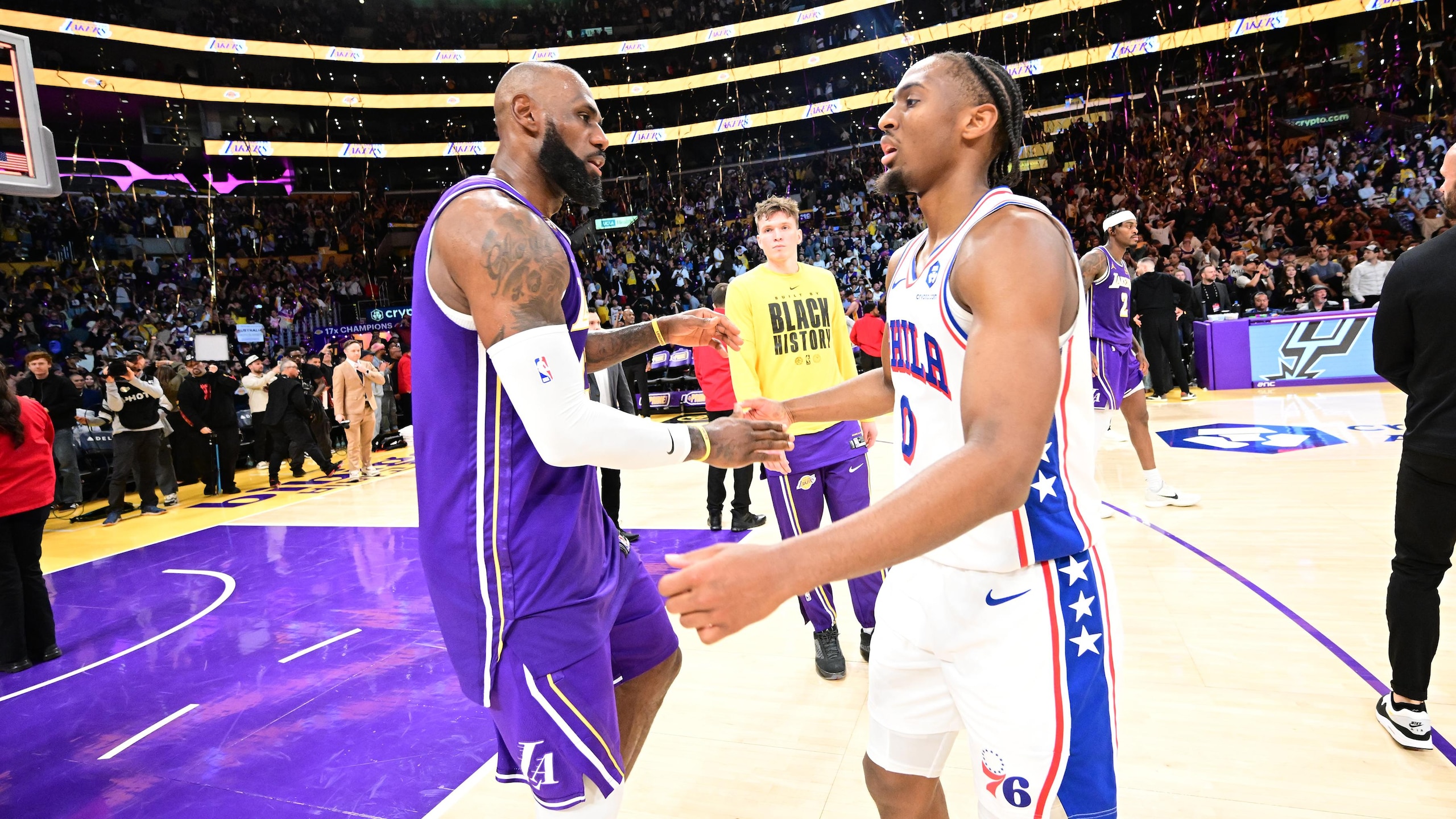 Philadelphia 76ers v Los Angeles Lakers