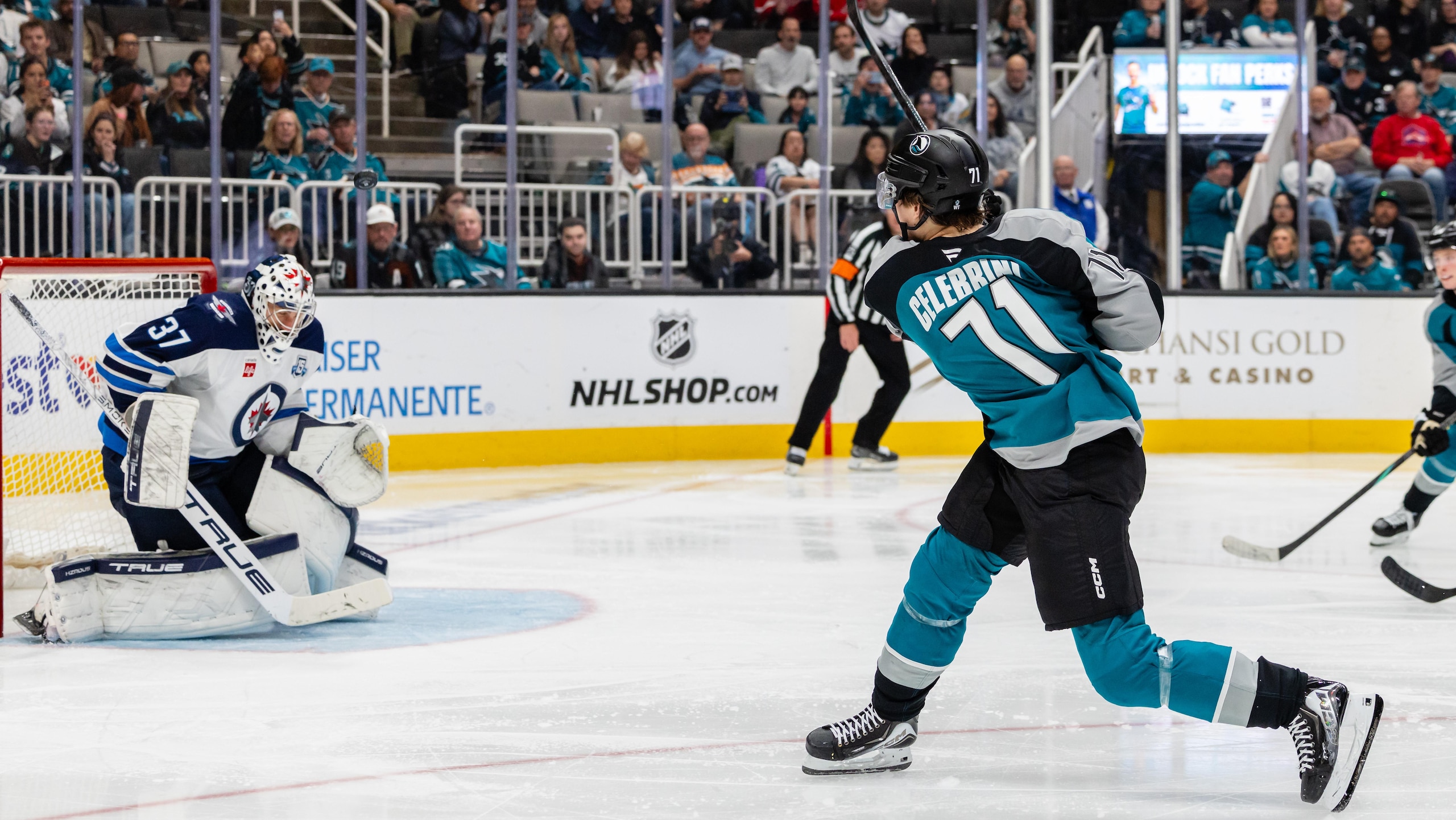 NHL: MAR 01 Jets at Sharks