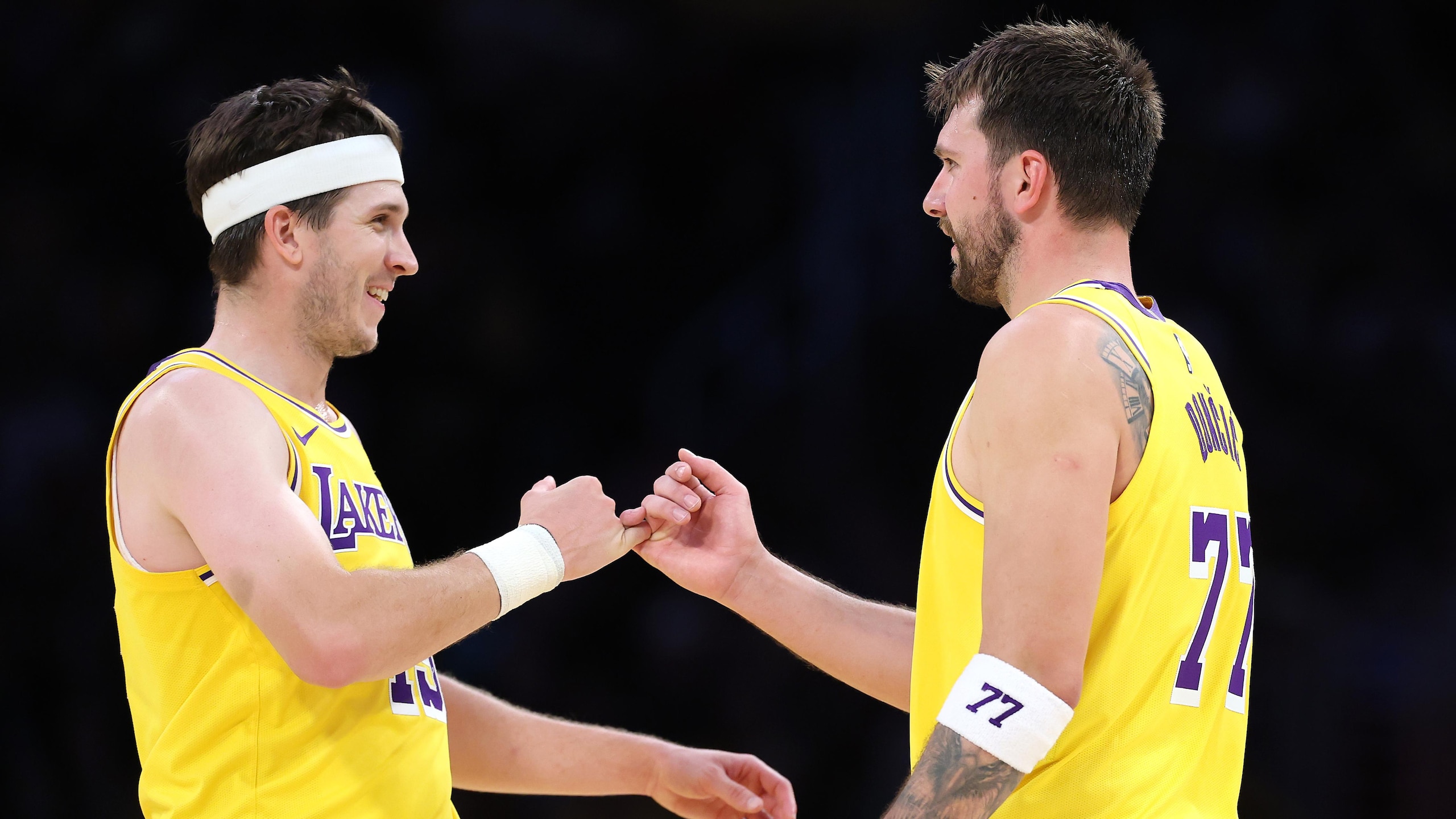 Chicago Bulls v Los Angeles Lakers