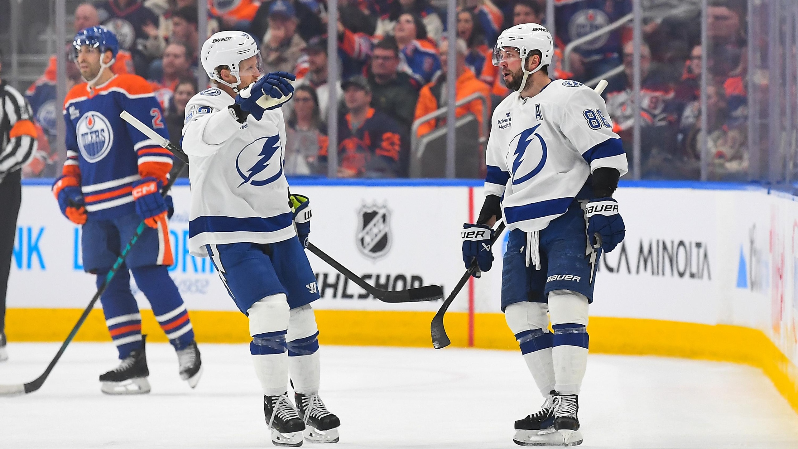 Tampa Bay Lightning v Edmonton Oilers