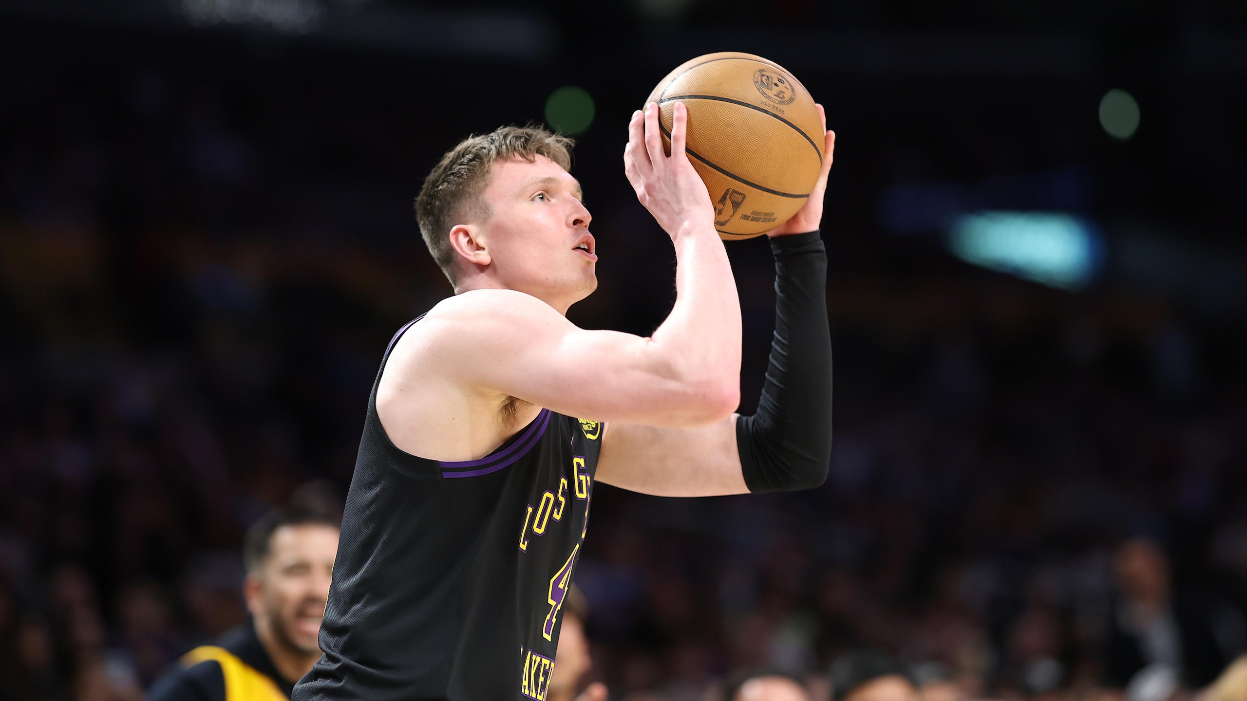 Phoenix Suns v Los Angeles Lakers