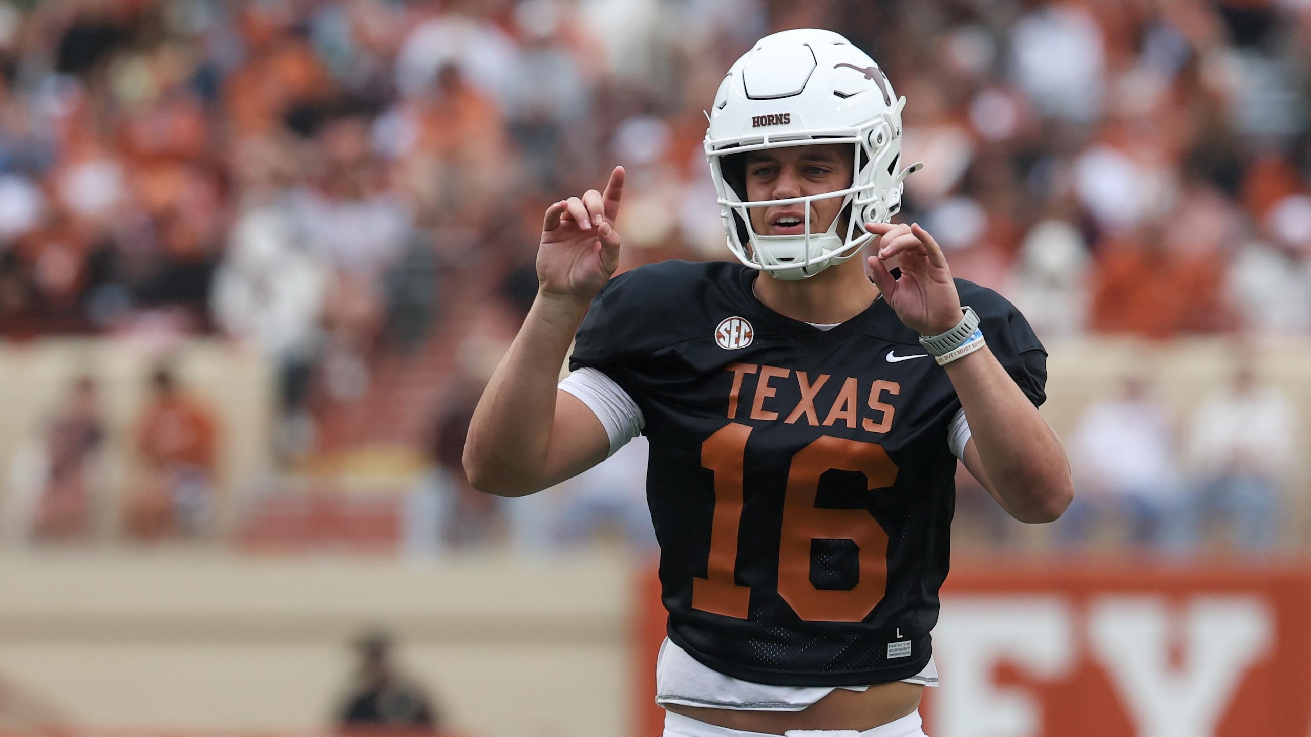 COLLEGE FOOTBALL: APR 18 Texas Football Fan Day COLLEGE FOOTBALL: APR 18 Texas Football Fan Day