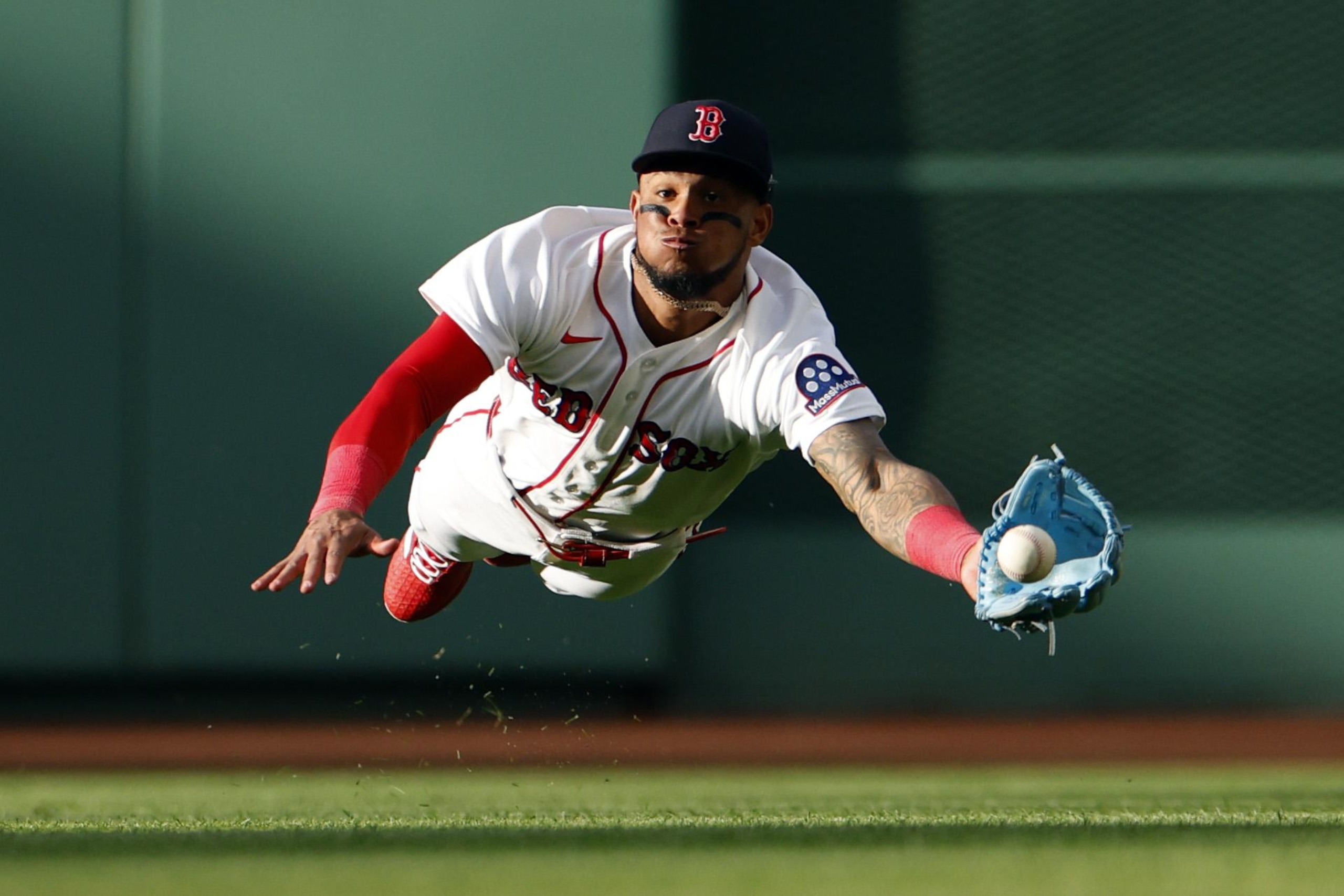 Red Sox' depleted bullpen can't keep Braves' bats in check Red Sox' depleted bullpen can't keep Braves' bats in check