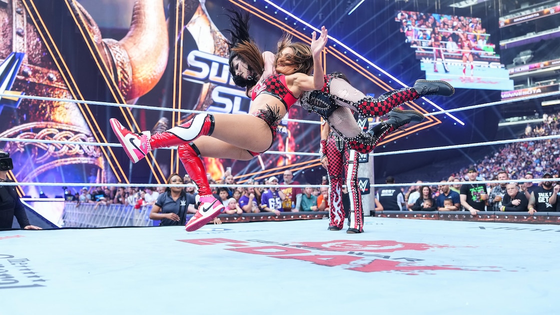 Paige Drops NSFW Response to Bella Twins' Heel Turn, Nikki Explains Reasoning After WWE SummerSlam - Bleacher Report