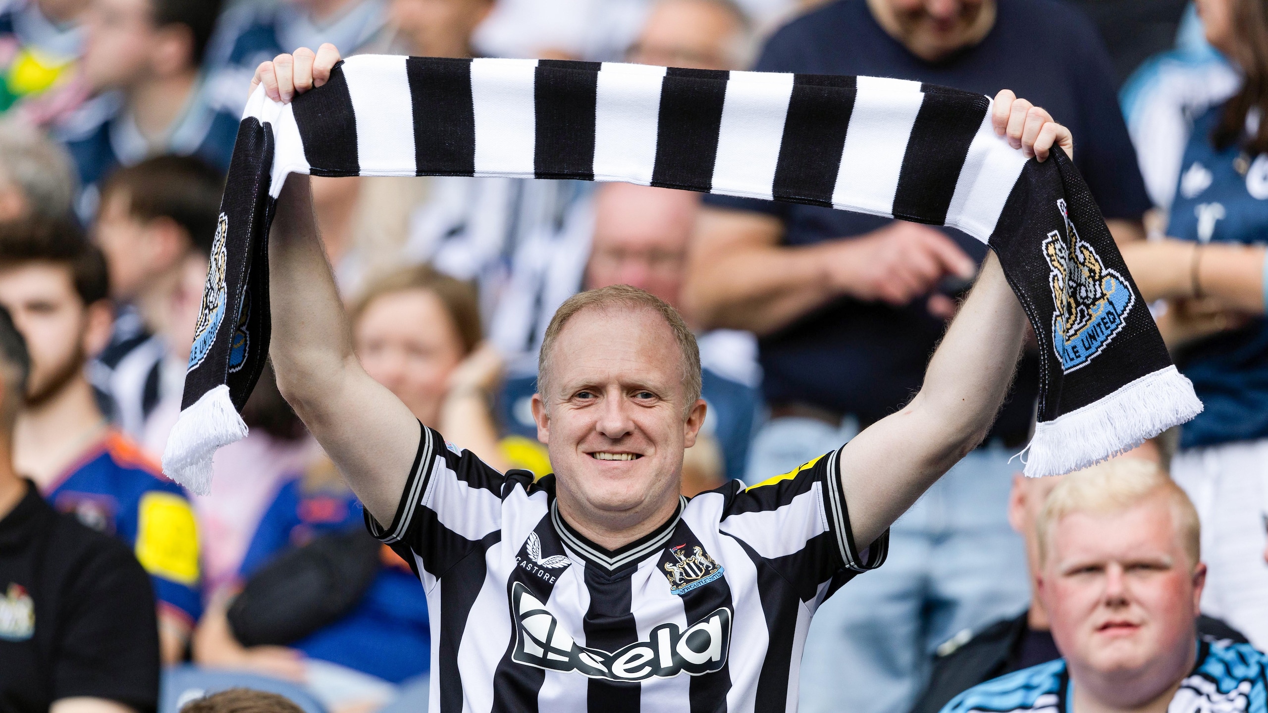 Newcastle United v Everton
