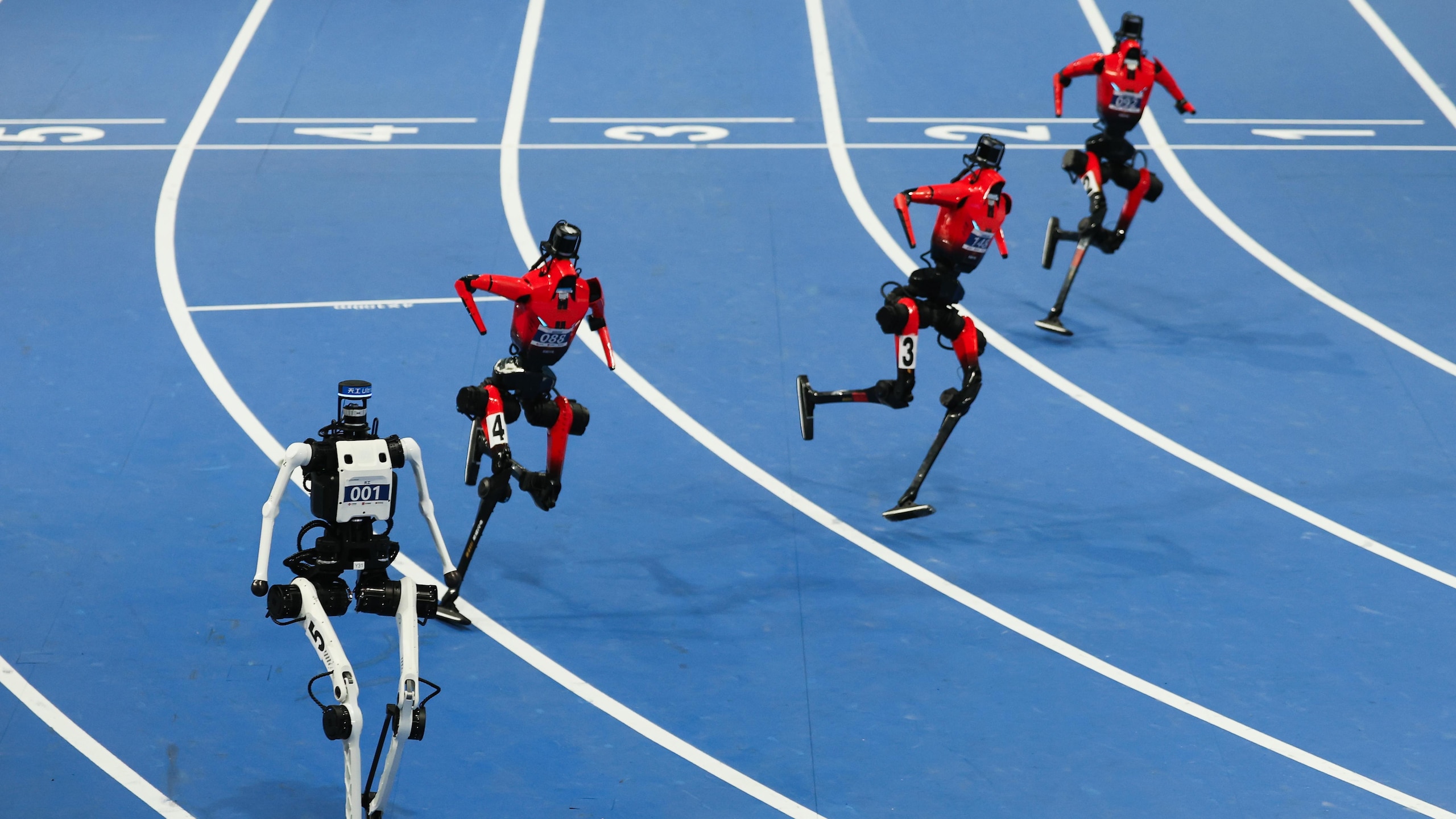 Robot breaks 2nd track record